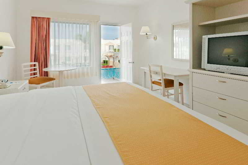 Holiday Inn Express Cancun Zonaera