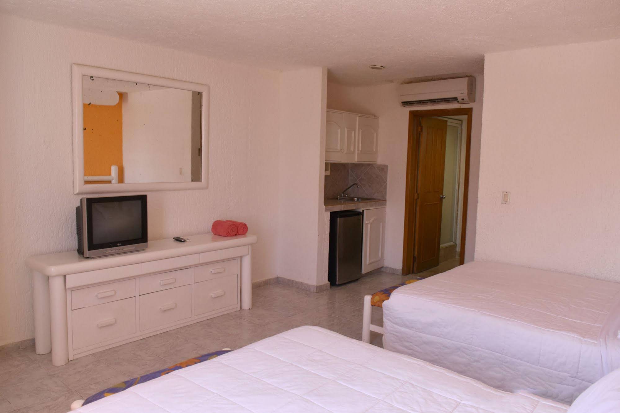 Hotel Solymar Cancun Beach Resort by Sol y Mar Condo