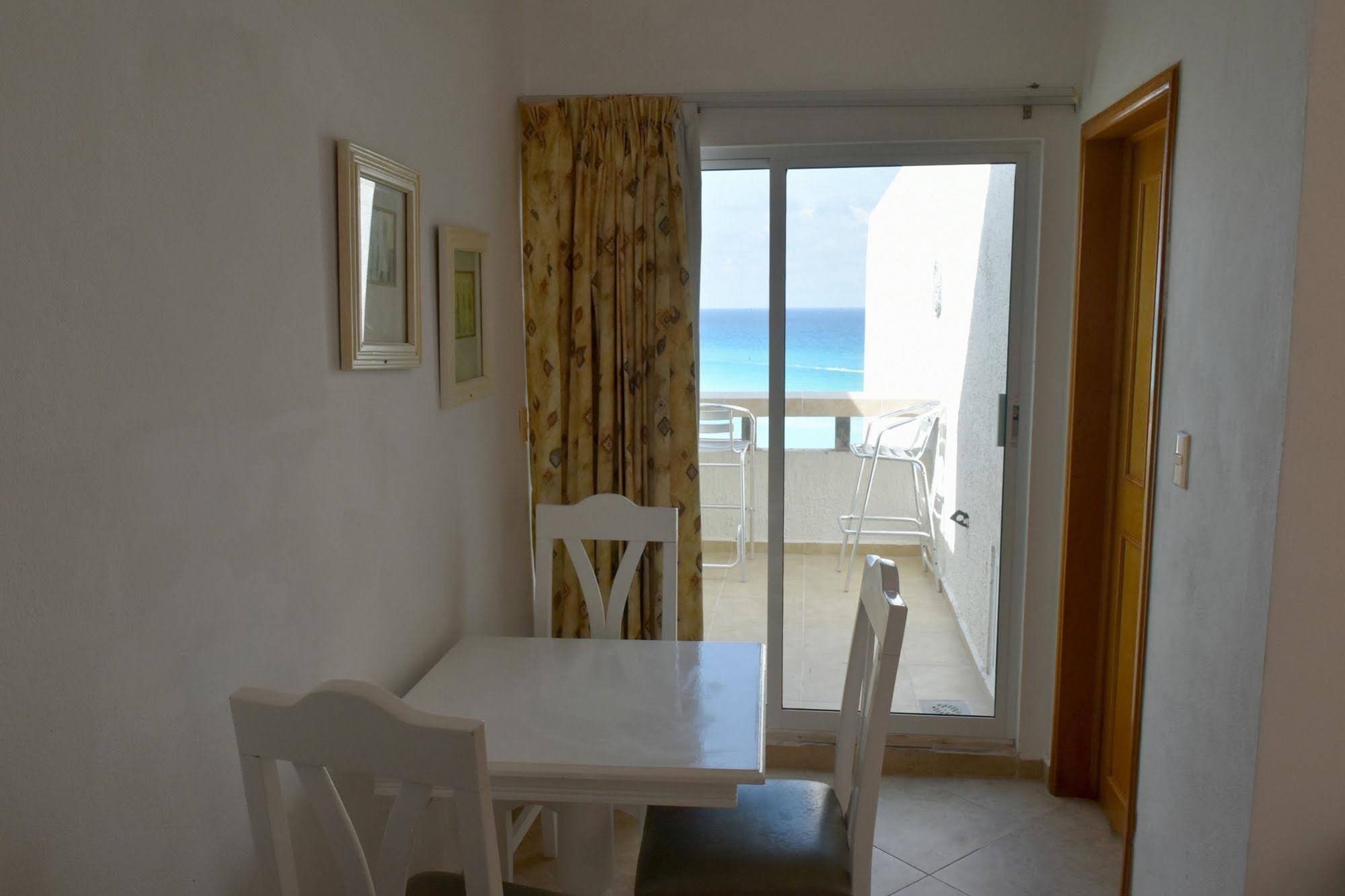 Hotel Solymar Cancun Beach Resort by Sol y Mar Condo