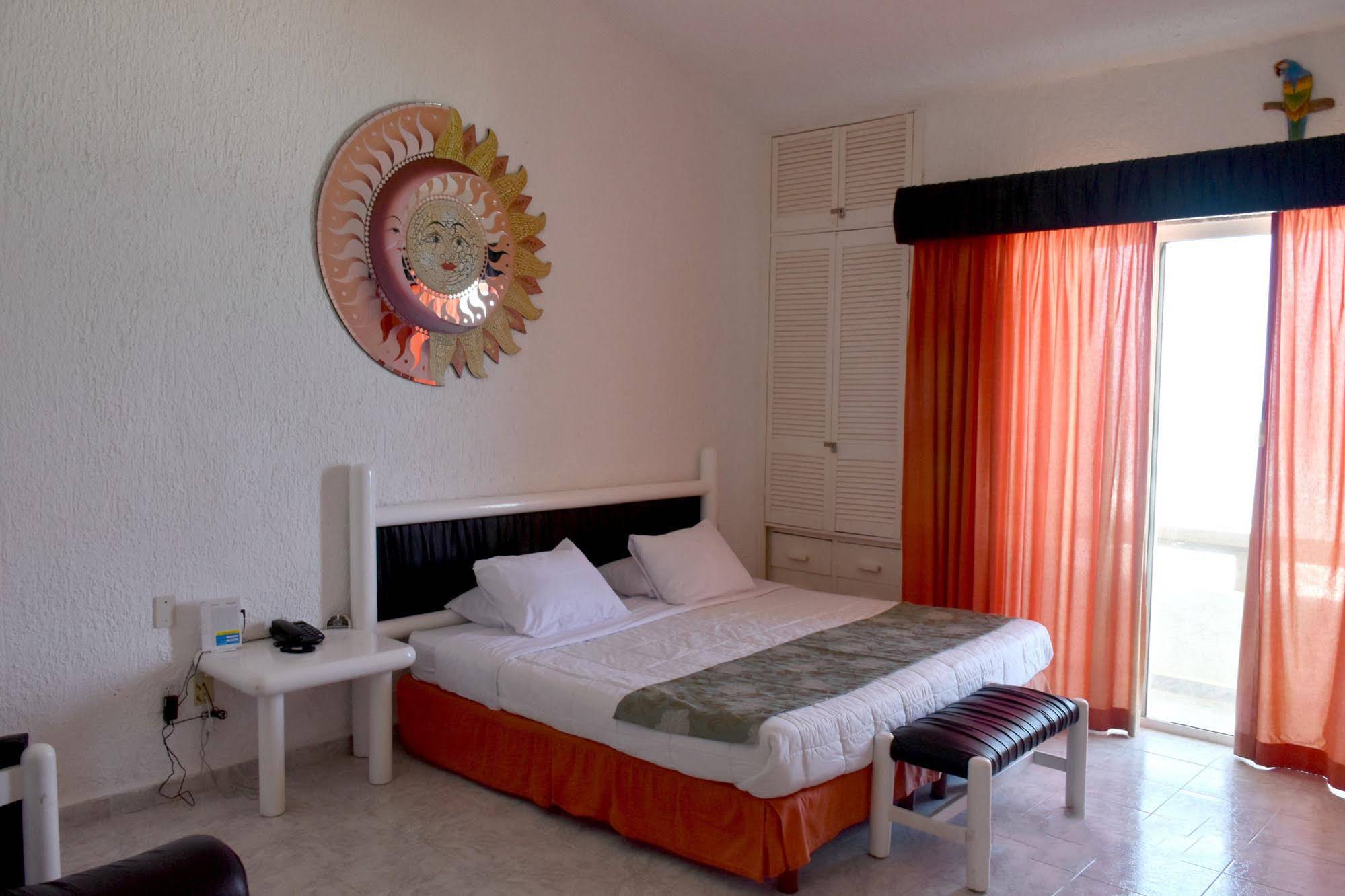 Hotel Solymar Cancun Beach Resort by Sol y Mar Condo