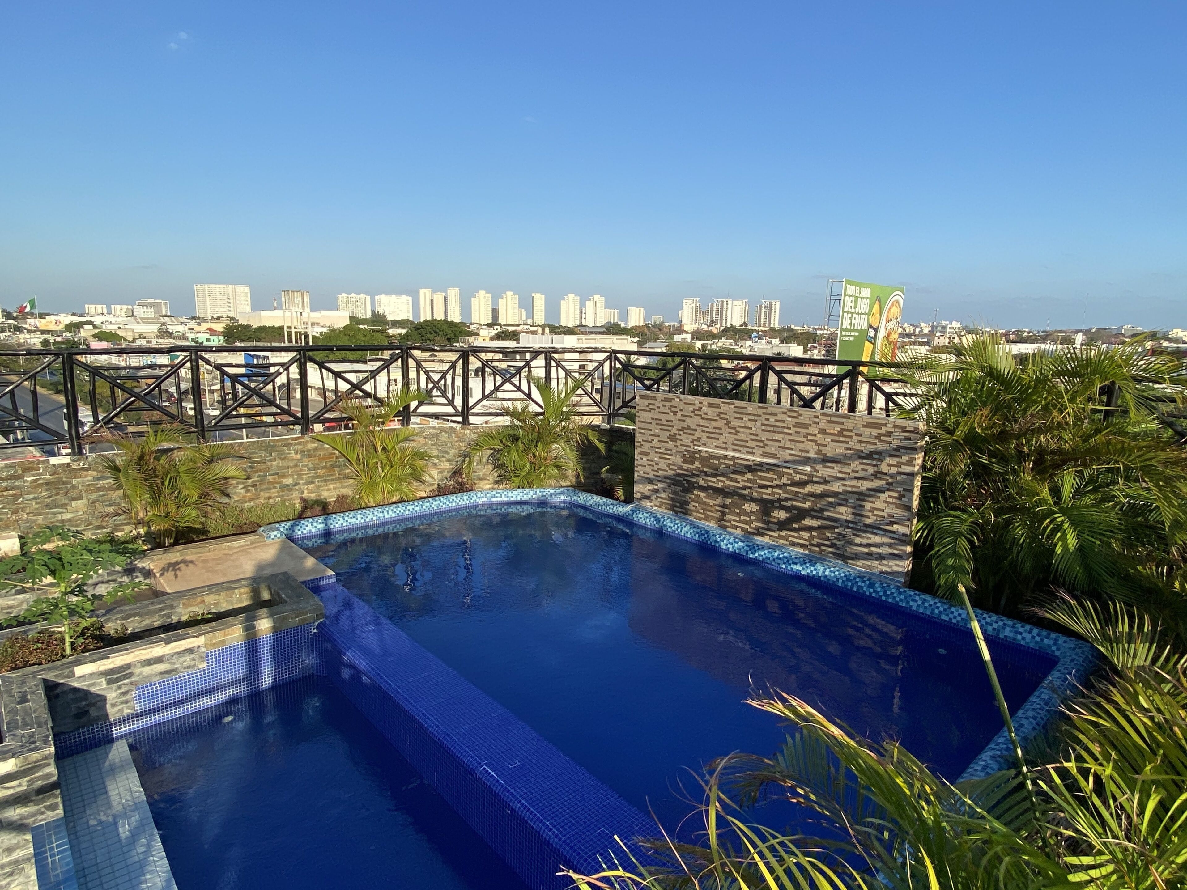 Hotel Suites La Roca
