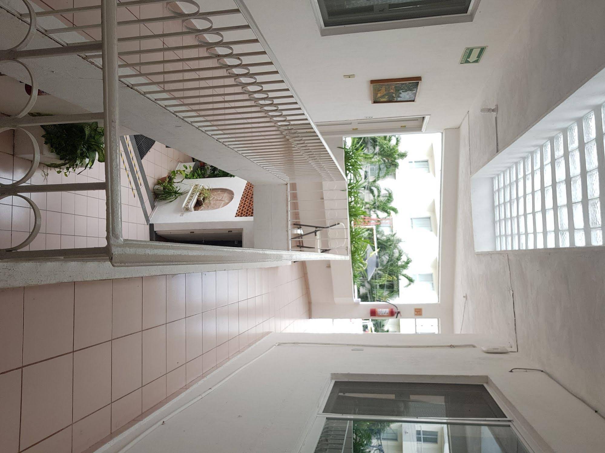 Hotel Suites Le Monde