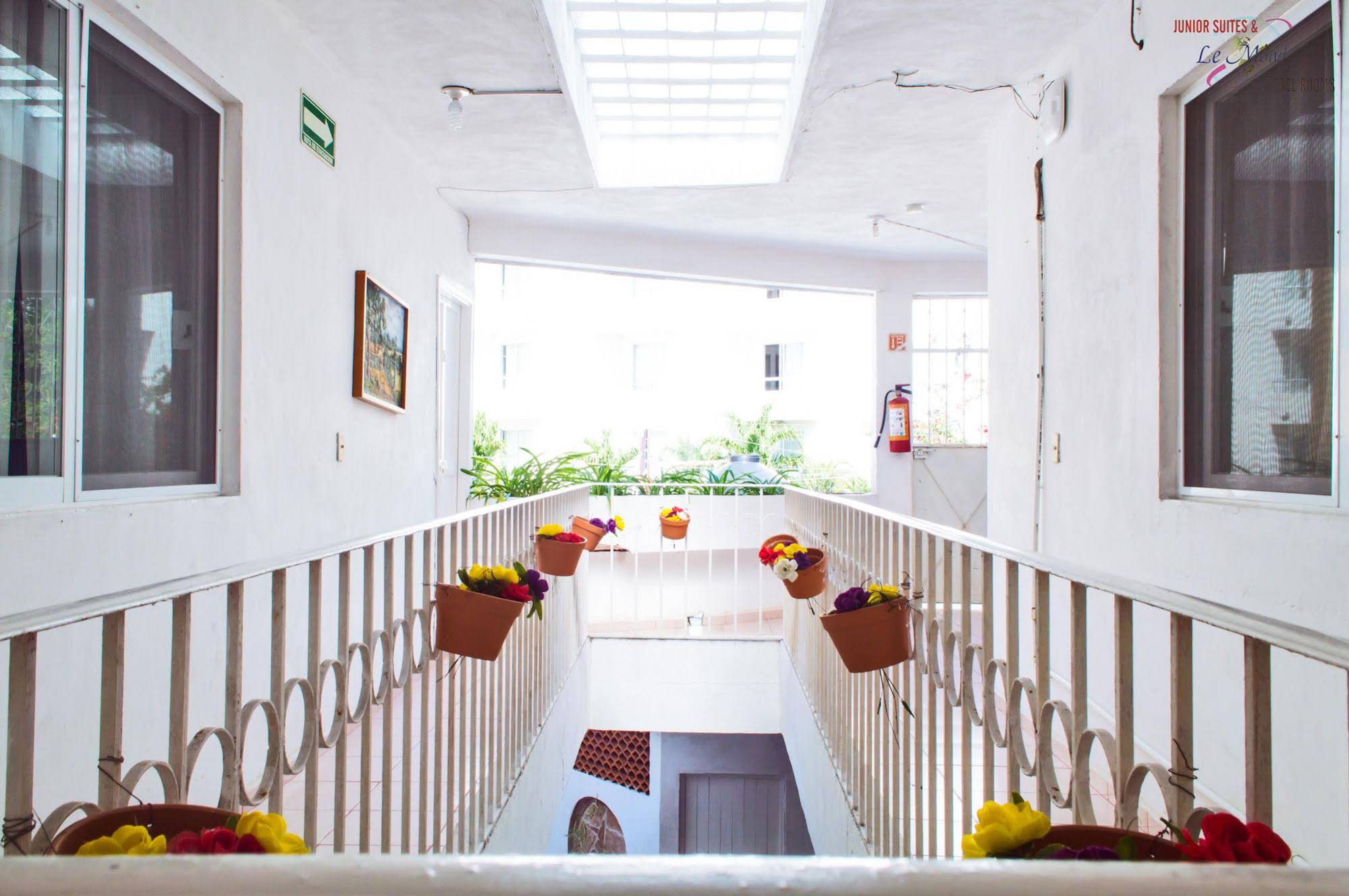 Hotel Suites Le Monde