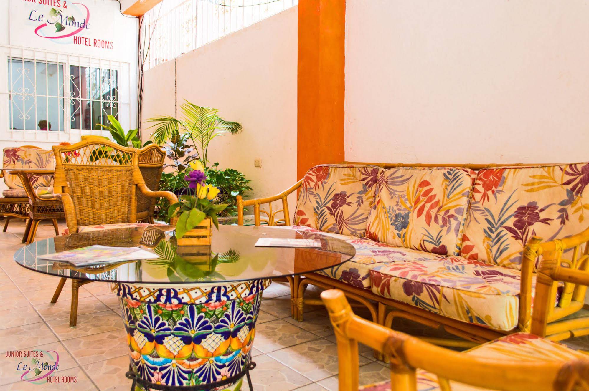 Hotel Suites Le Monde
