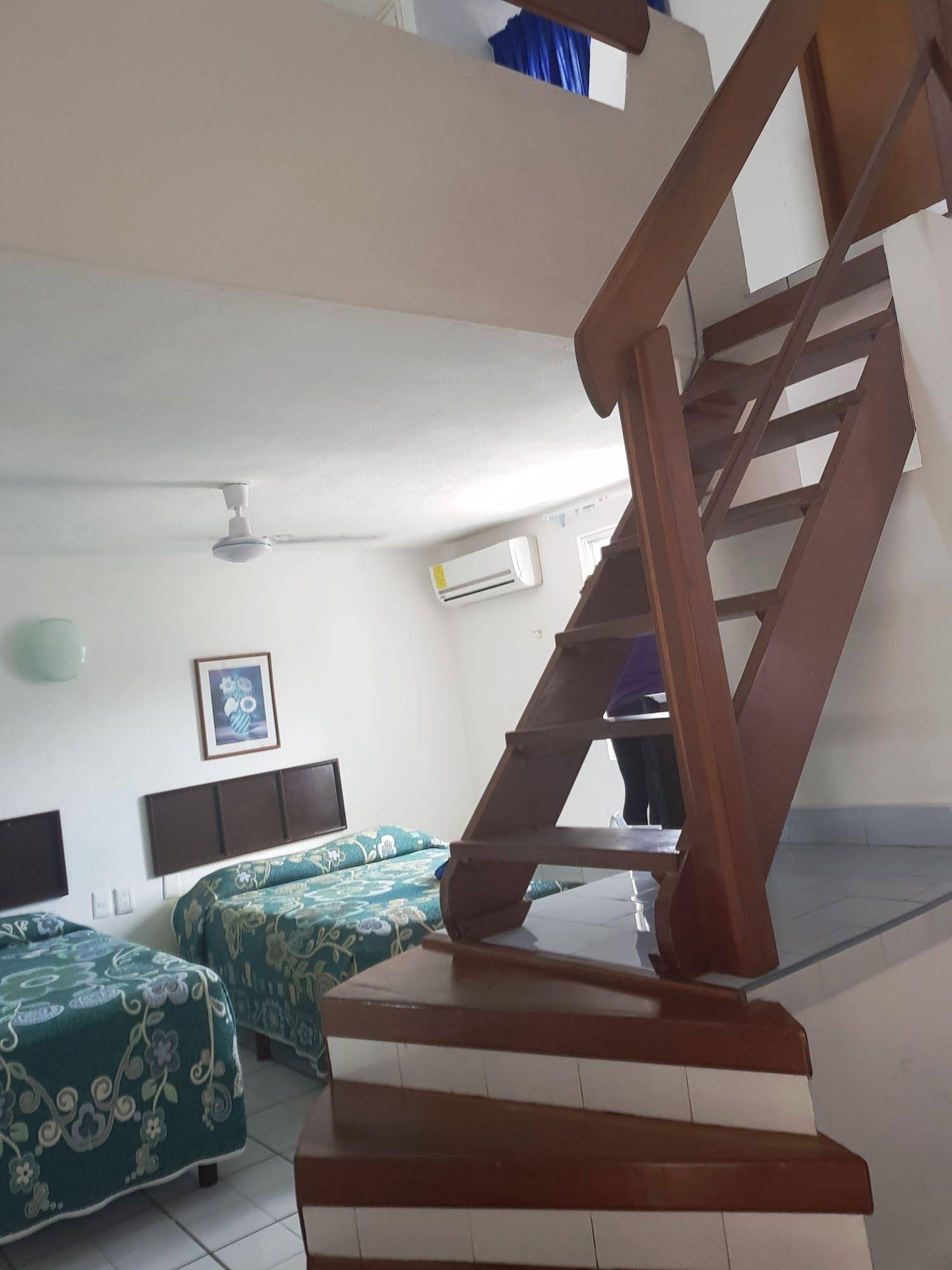 Hotel Suites Le Monde