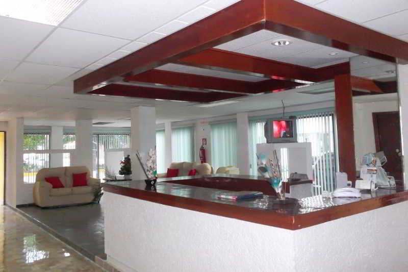 Ikaro Suites Cancun