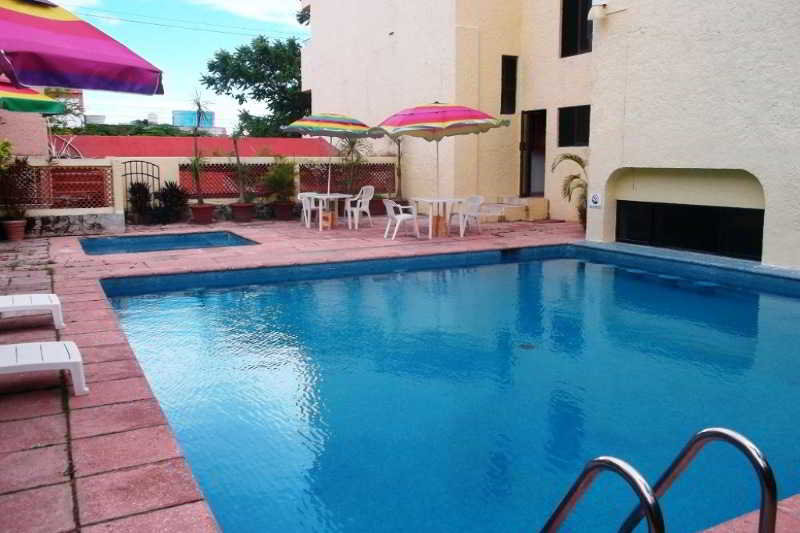 Ikaro Suites Cancun