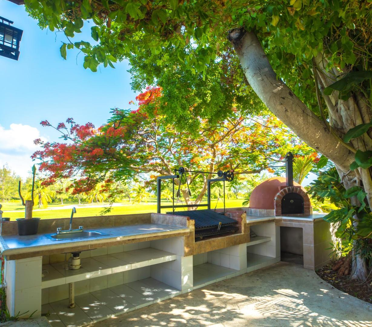Las Gaviotas Hotel & Suites