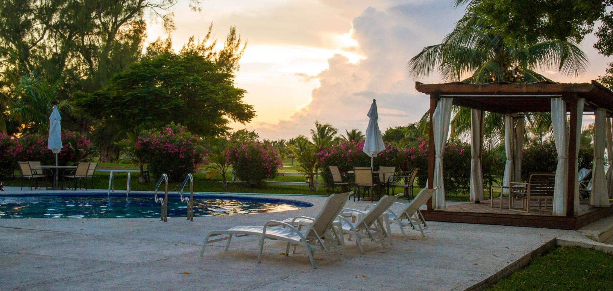Las Gaviotas Hotel & Suites