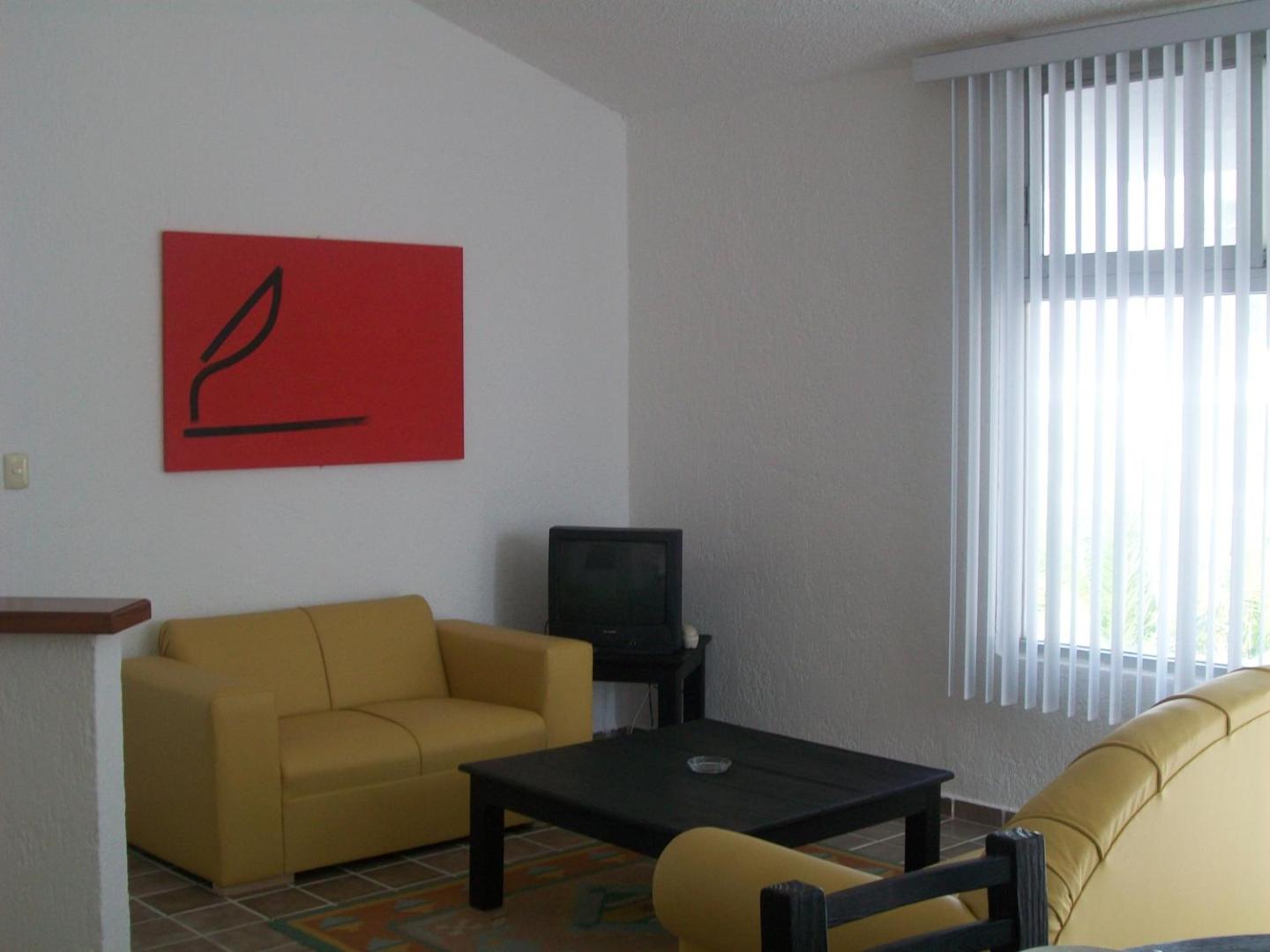 Las Gaviotas Hotel & Suites