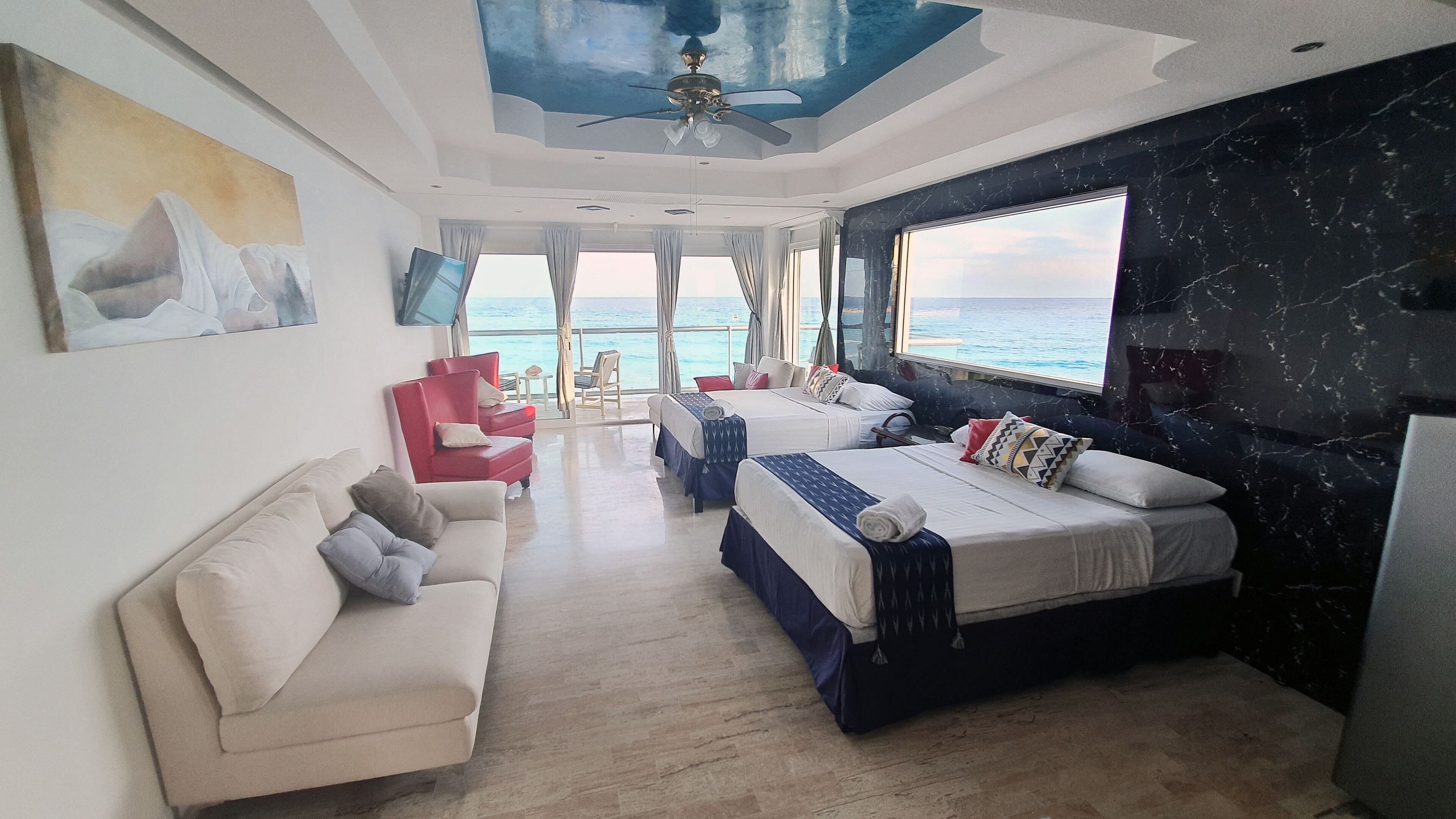 Paradise Beachfront & Nightlife Heart