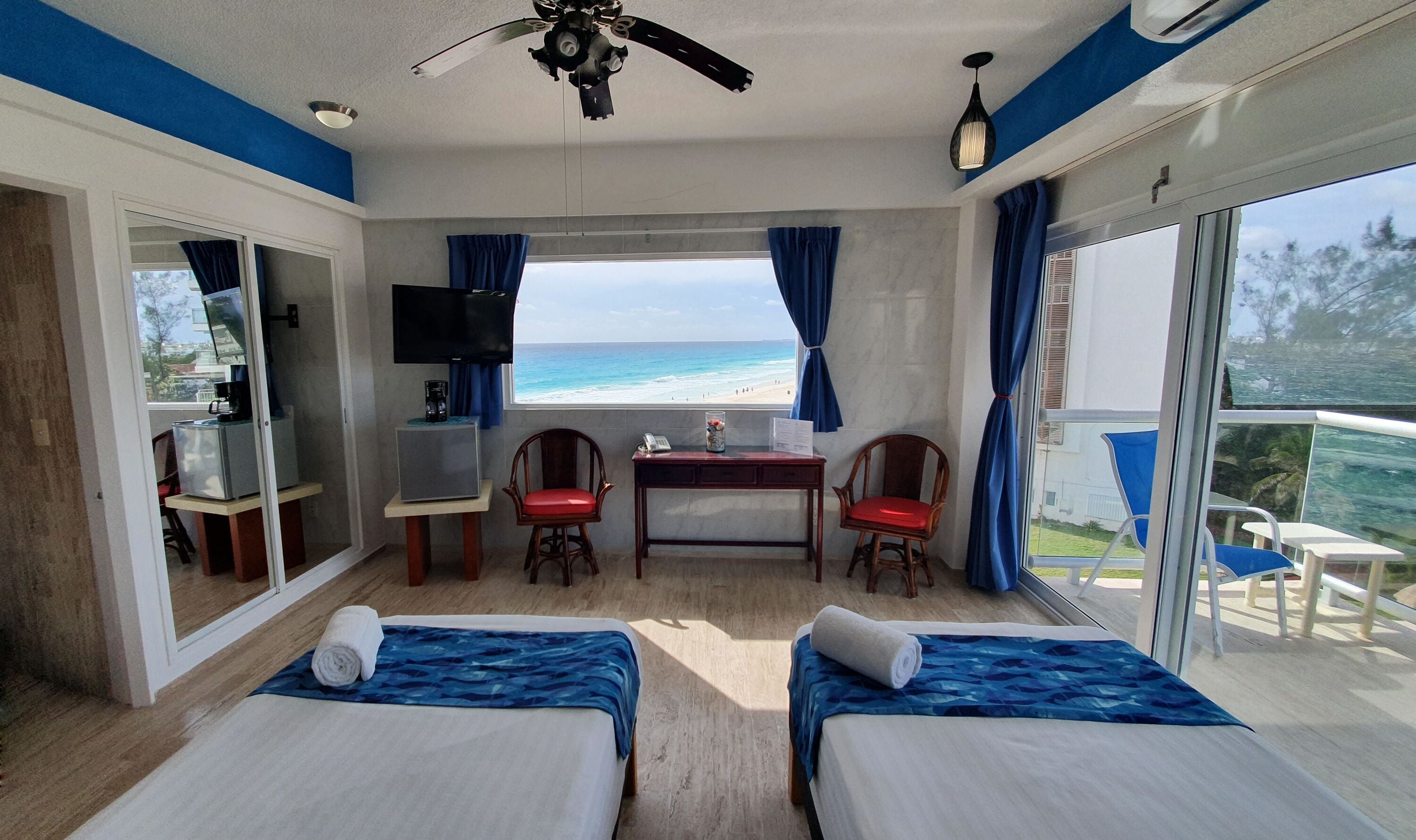Paradise Beachfront & Nightlife Heart