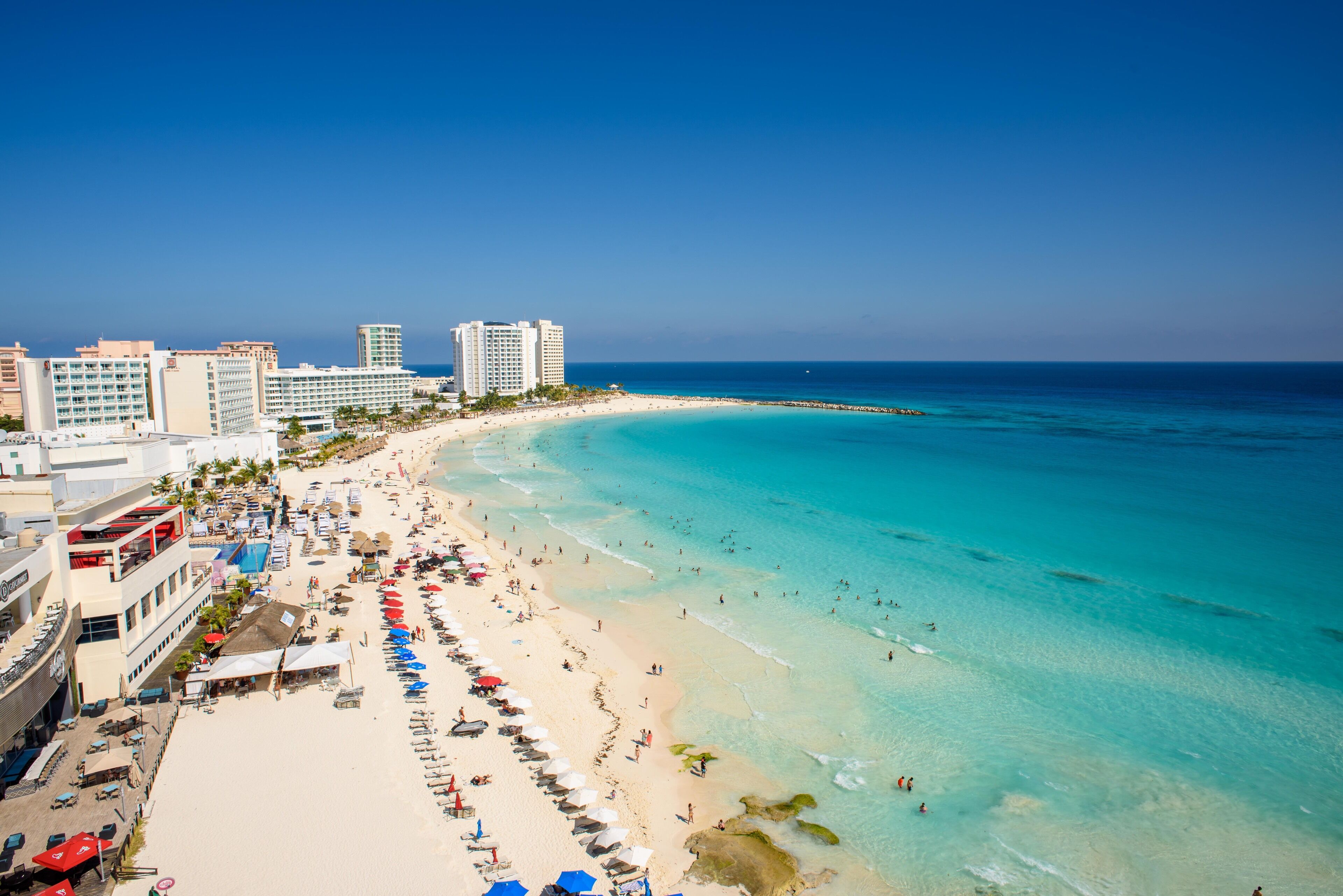 Paradise Beachfront & Nightlife Heart