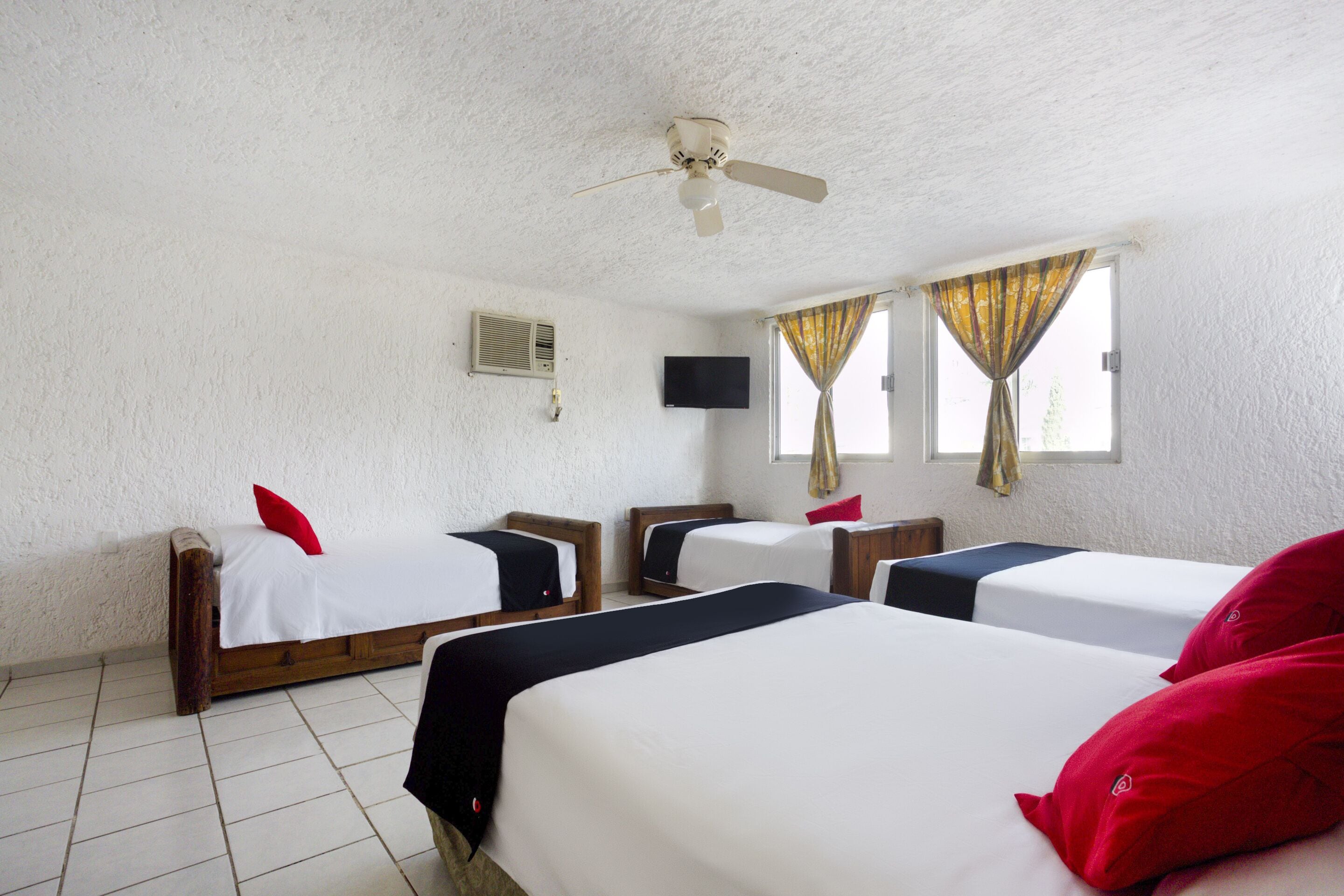 Posada Farallon Inn