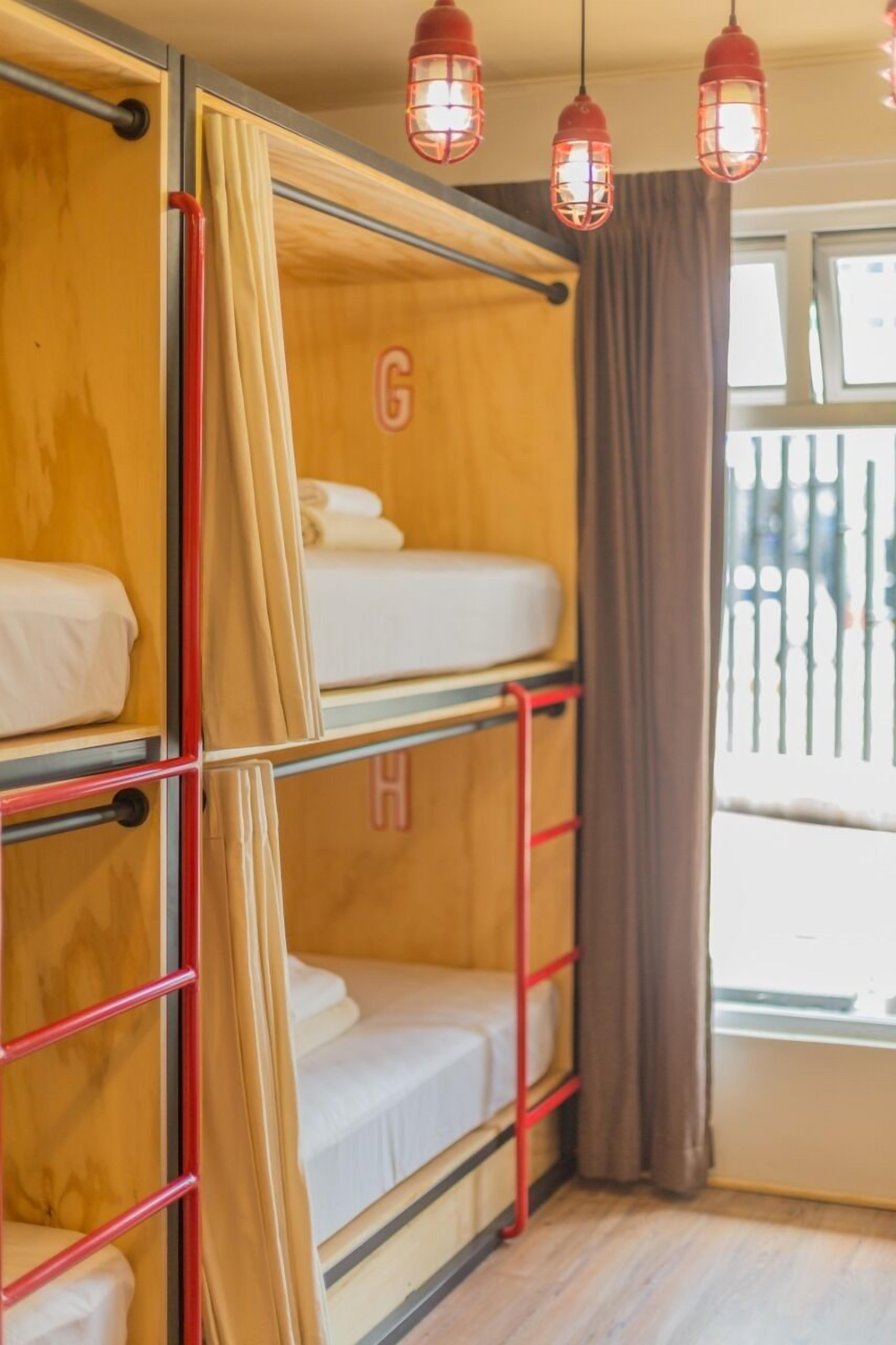 Mayan Monkey Hostel & Bar