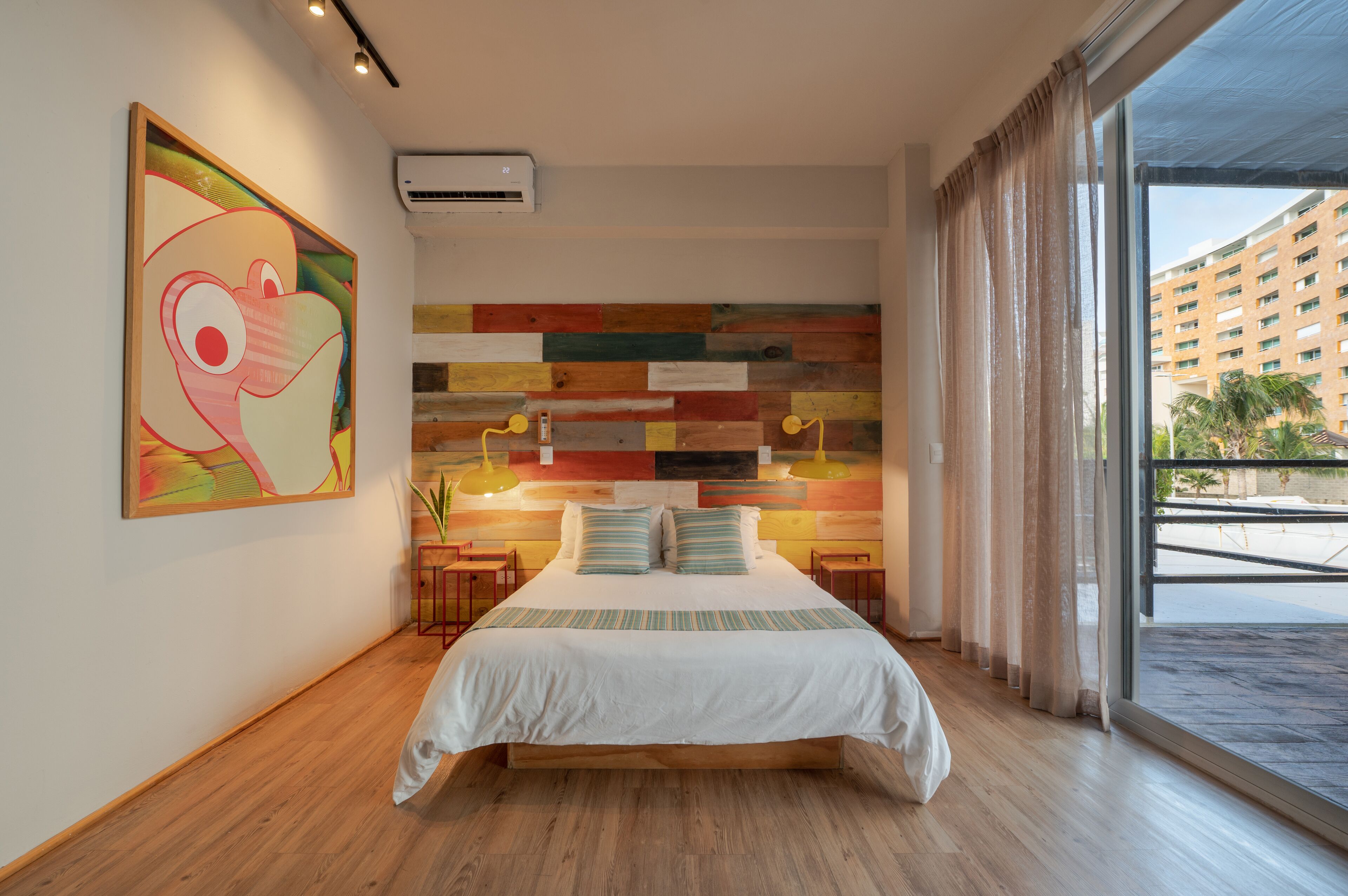 Mayan Monkey Hostel & Bar
