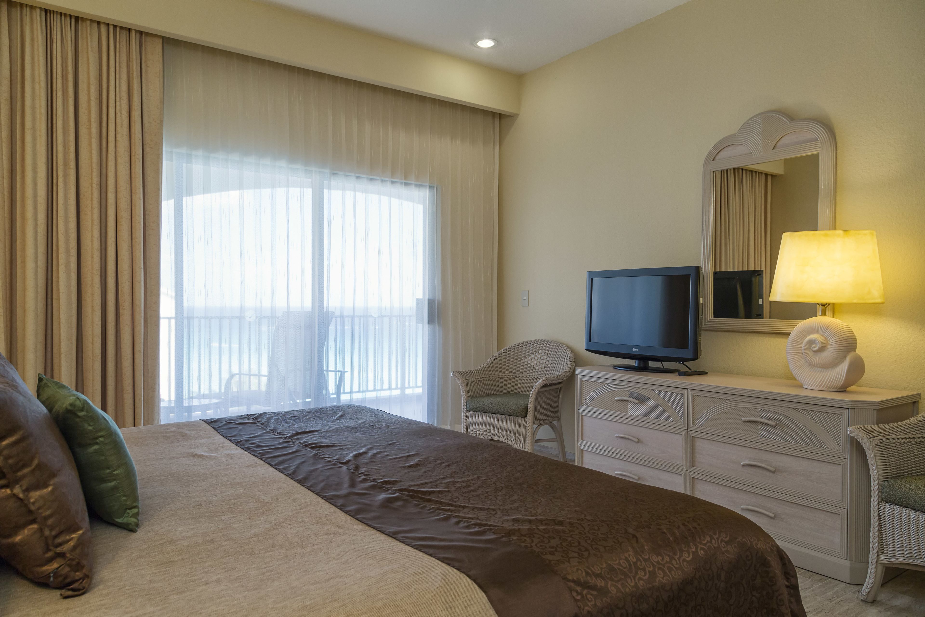 The Royal Islander - An All Suites Resort