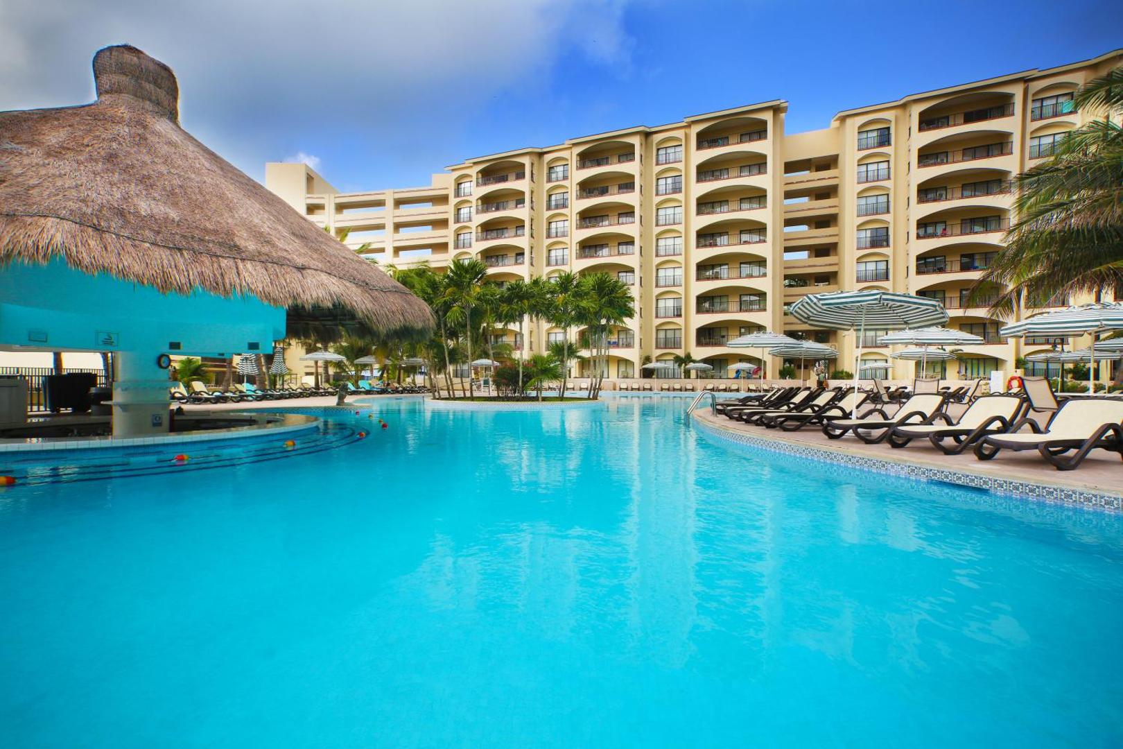 The Royal Islander - An All Suites Resort