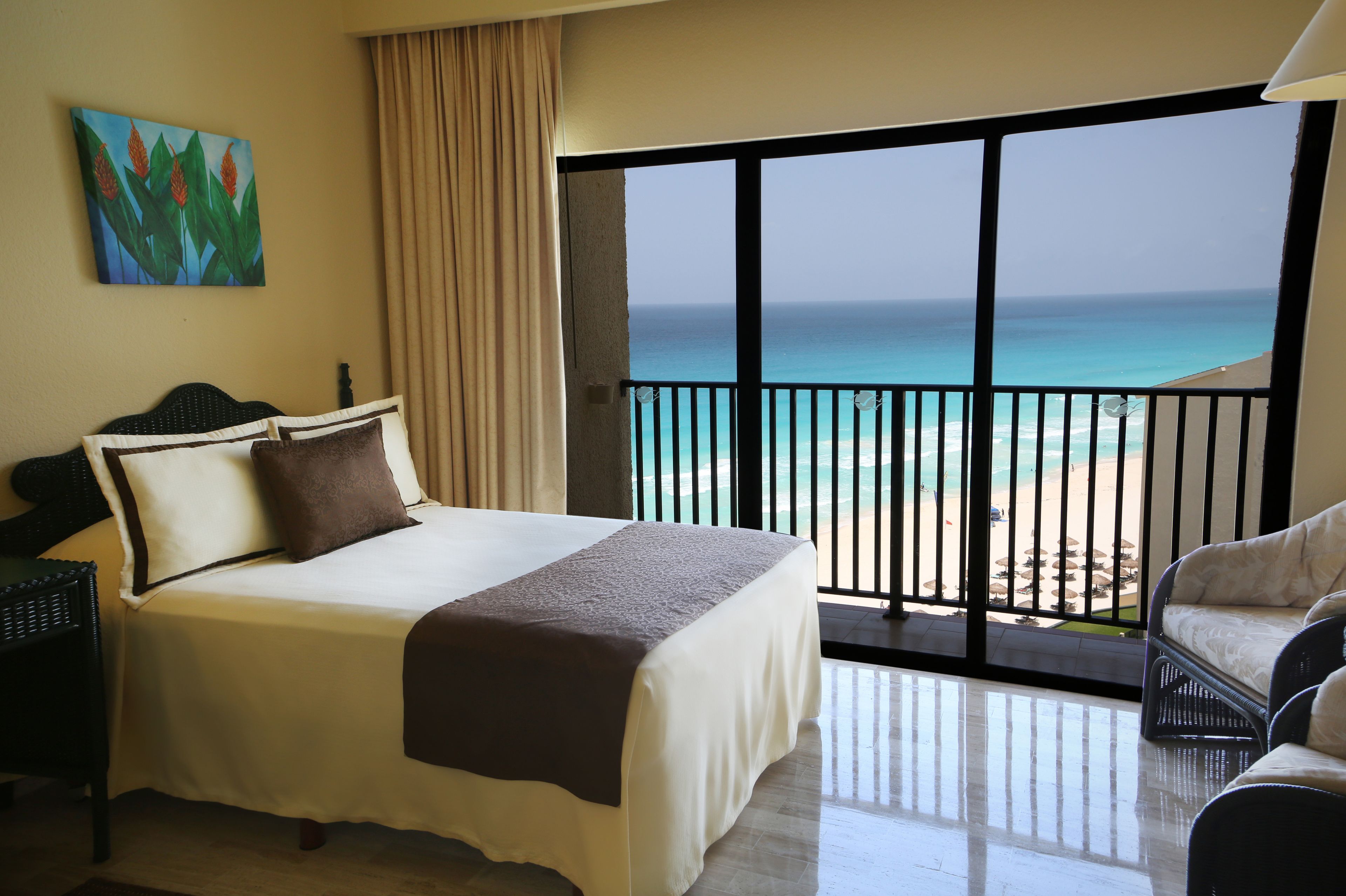 The Royal Islander - An All Suites Resort