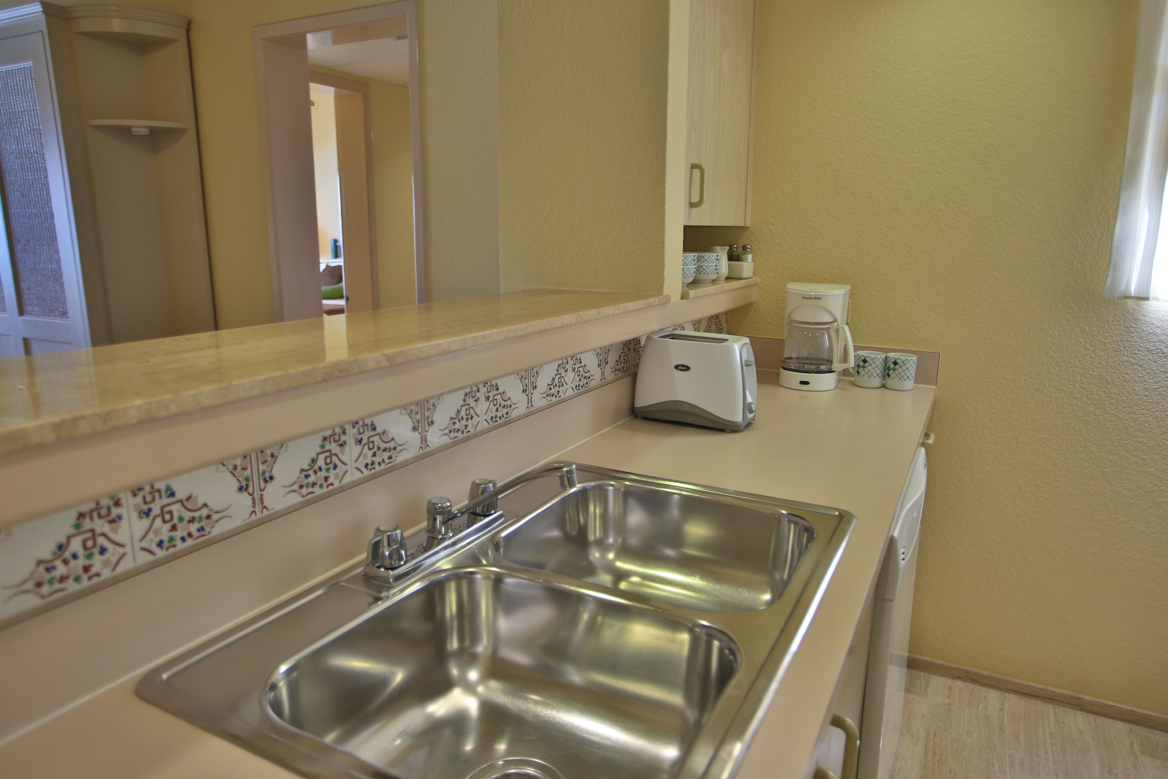 The Royal Islander - An All Suites Resort