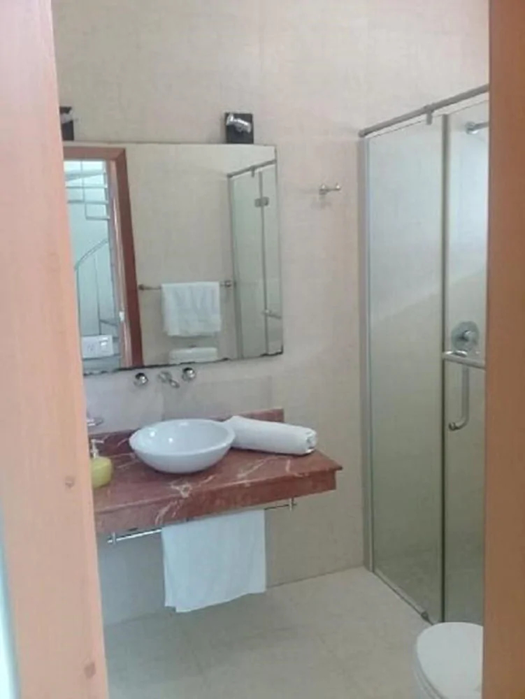 Villa Airport Prestige