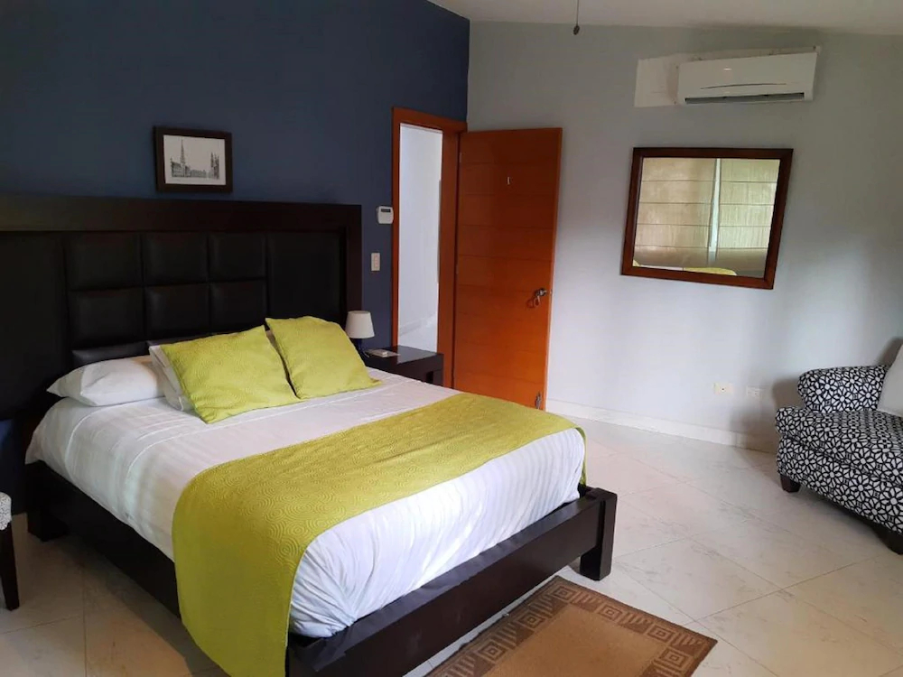 Villa Airport Prestige