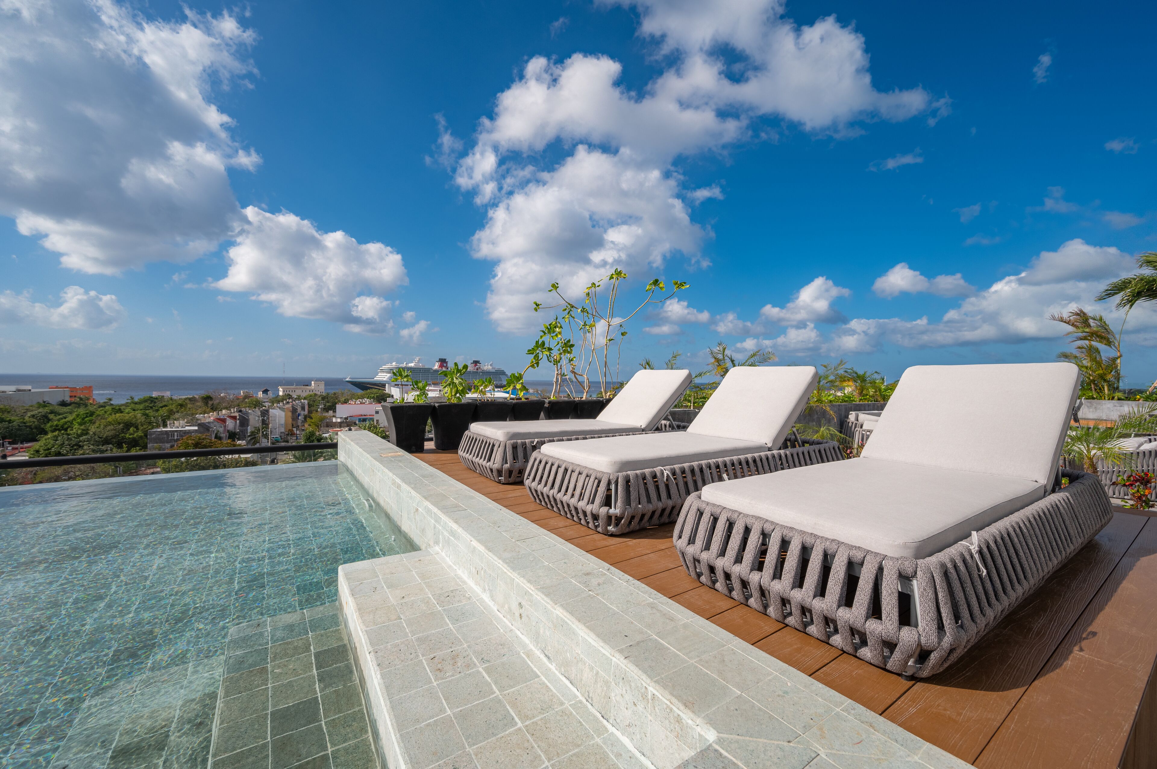 Kippal Modern Oasis ApartHotel