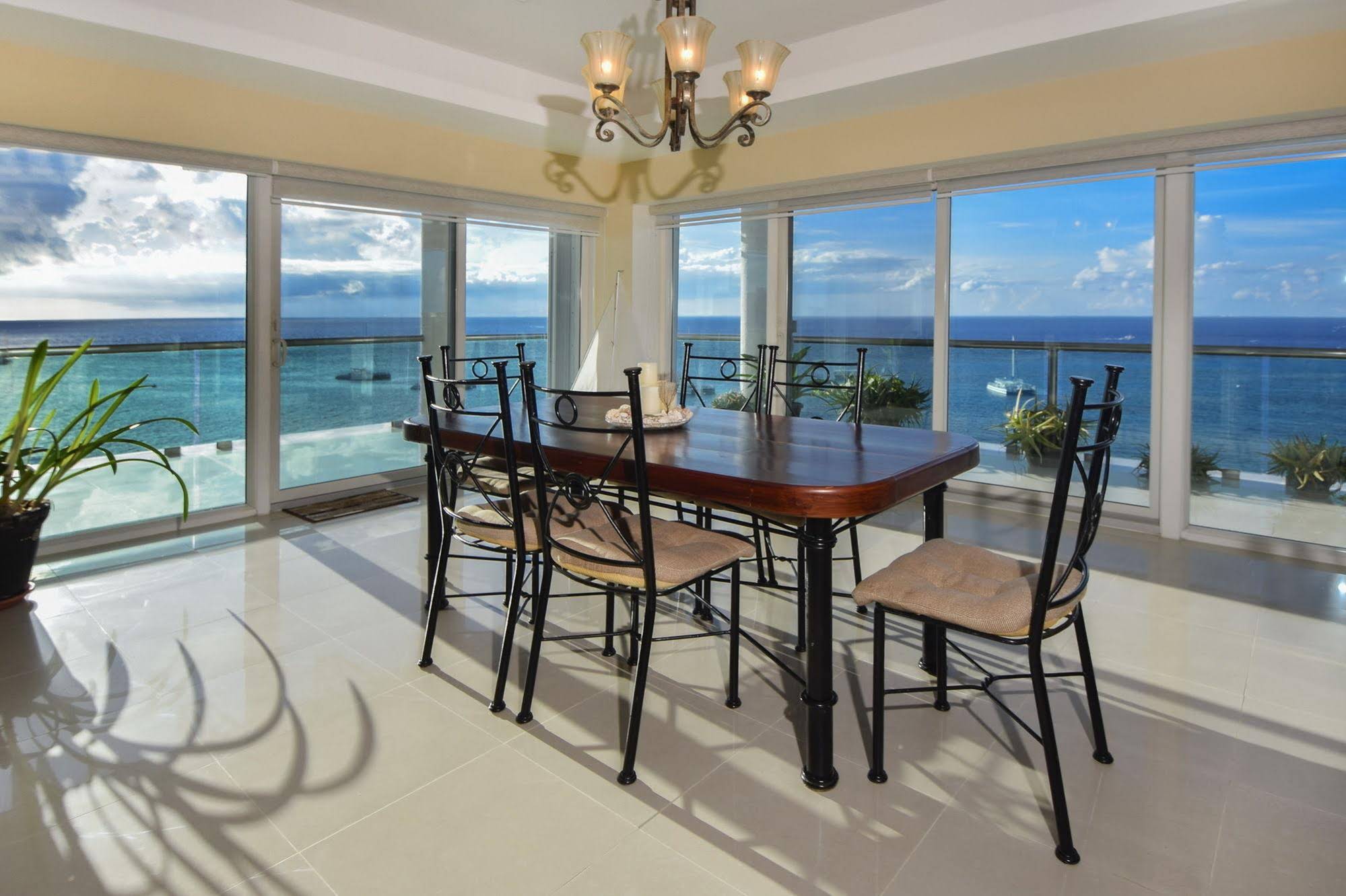Palmar Condominiums