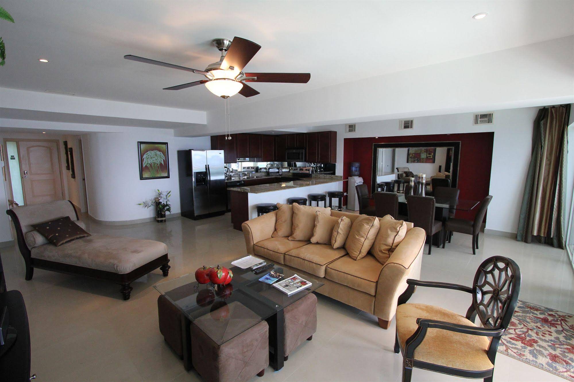 Palmar Condominiums