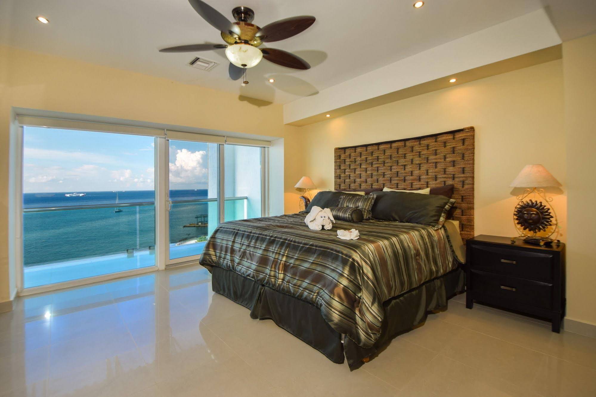 Palmar Condominiums