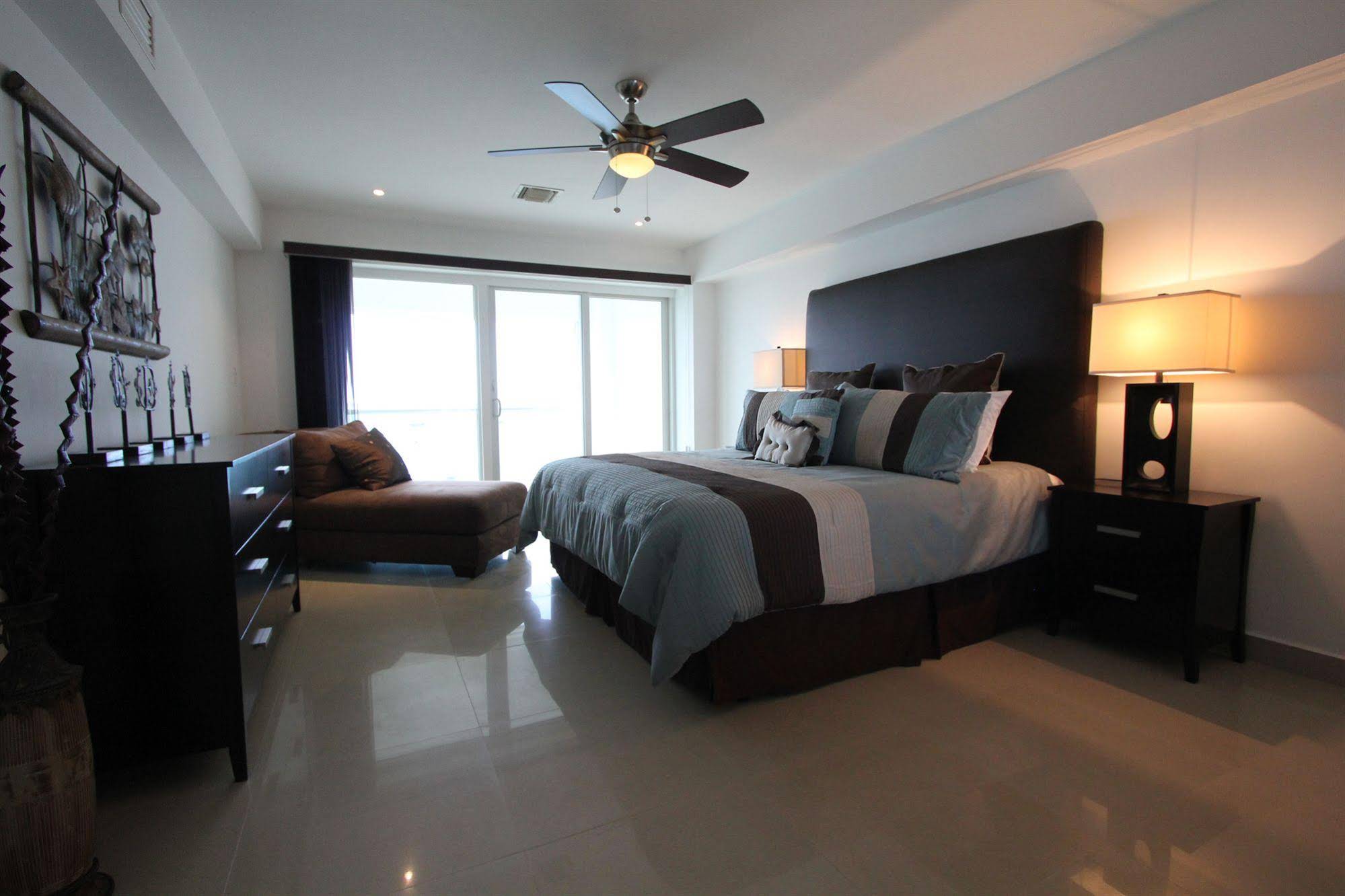Palmar Condominiums