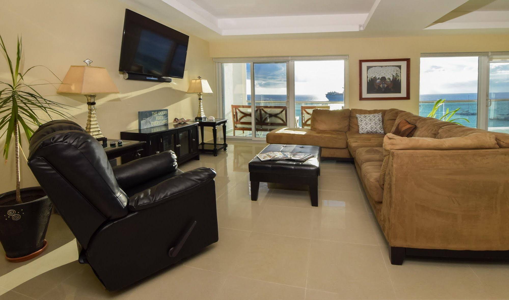 Palmar Condominiums