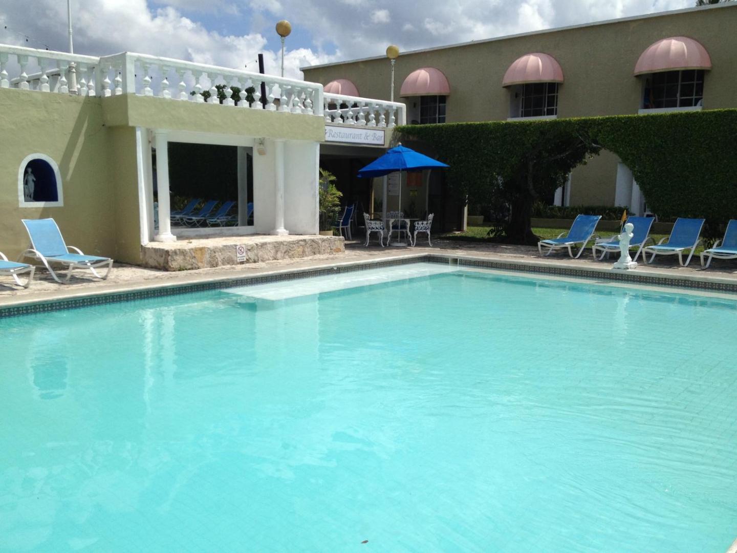 Villa Blanca Garden Beach