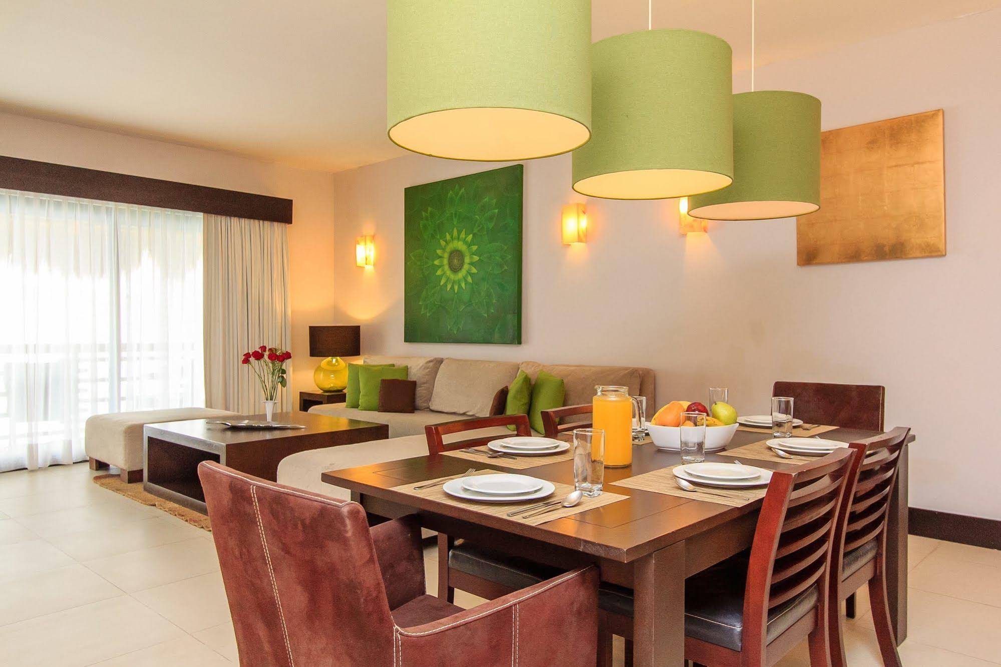 Aldea Thai by Moskito