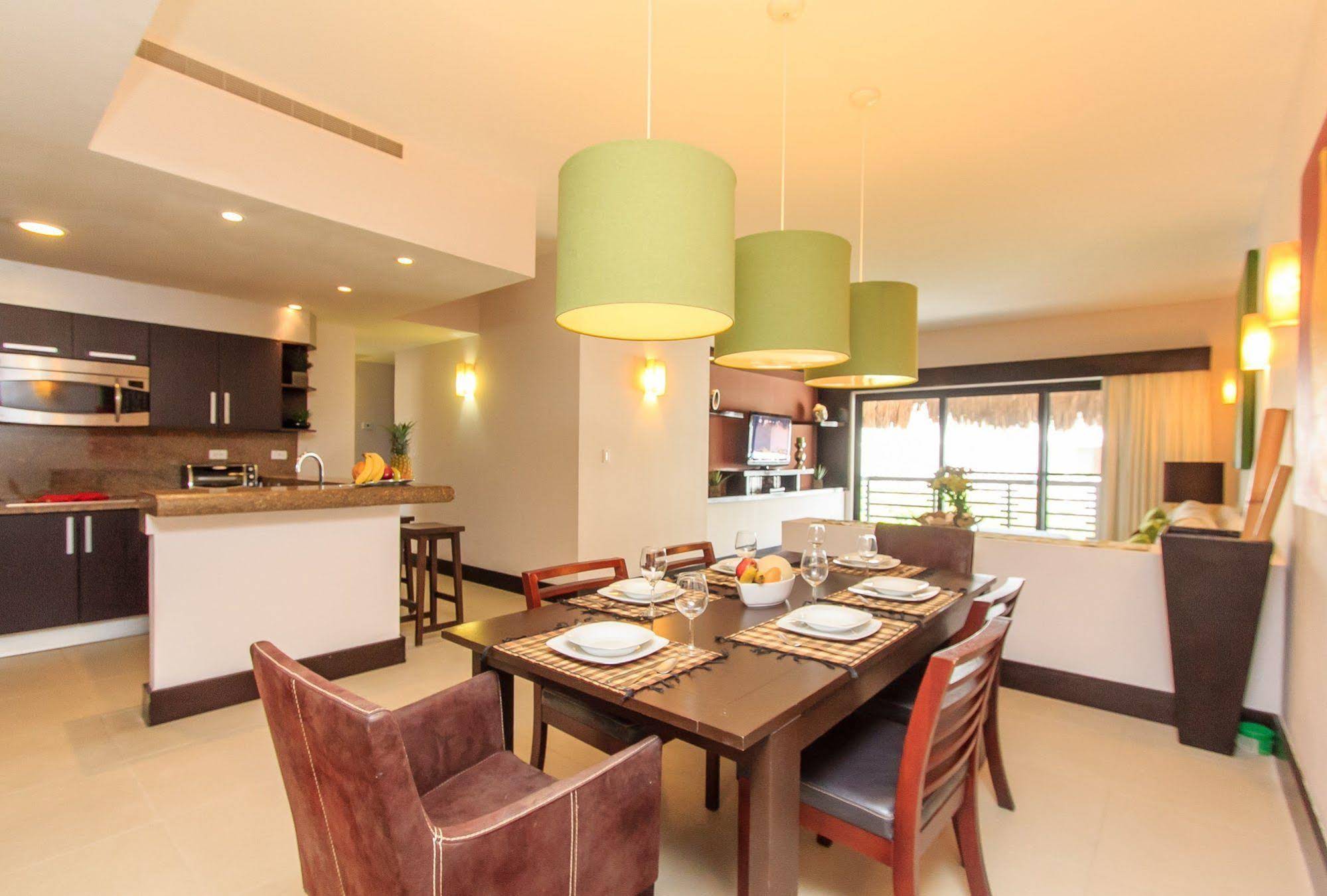 Aldea Thai by Moskito