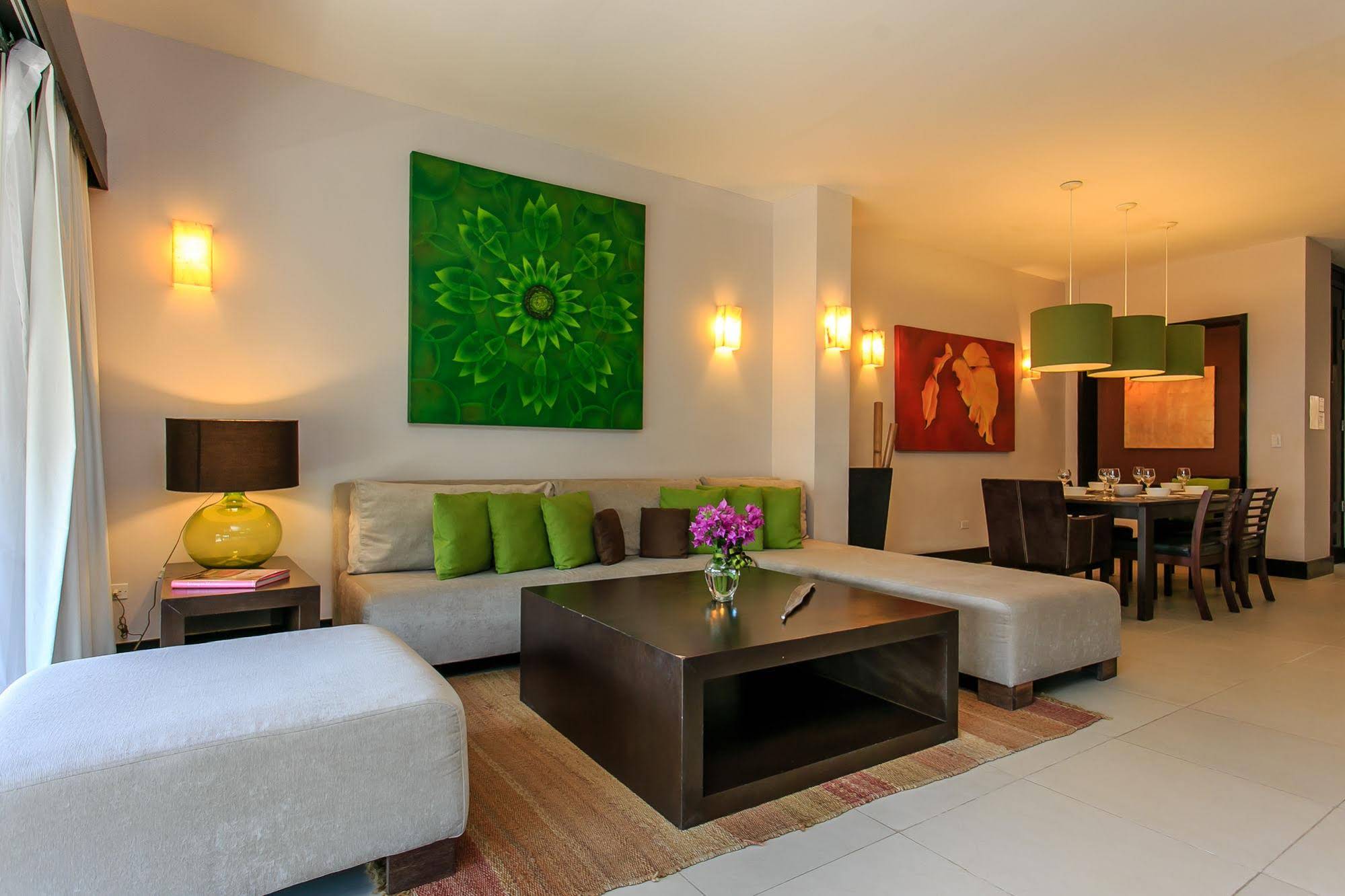 Aldea Thai by Moskito