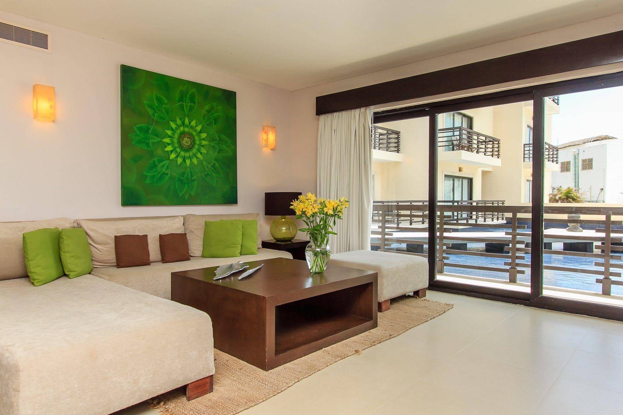 Aldea Thai by Moskito
