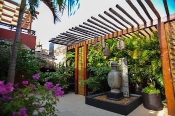 Aldea Thai by Playa Moments