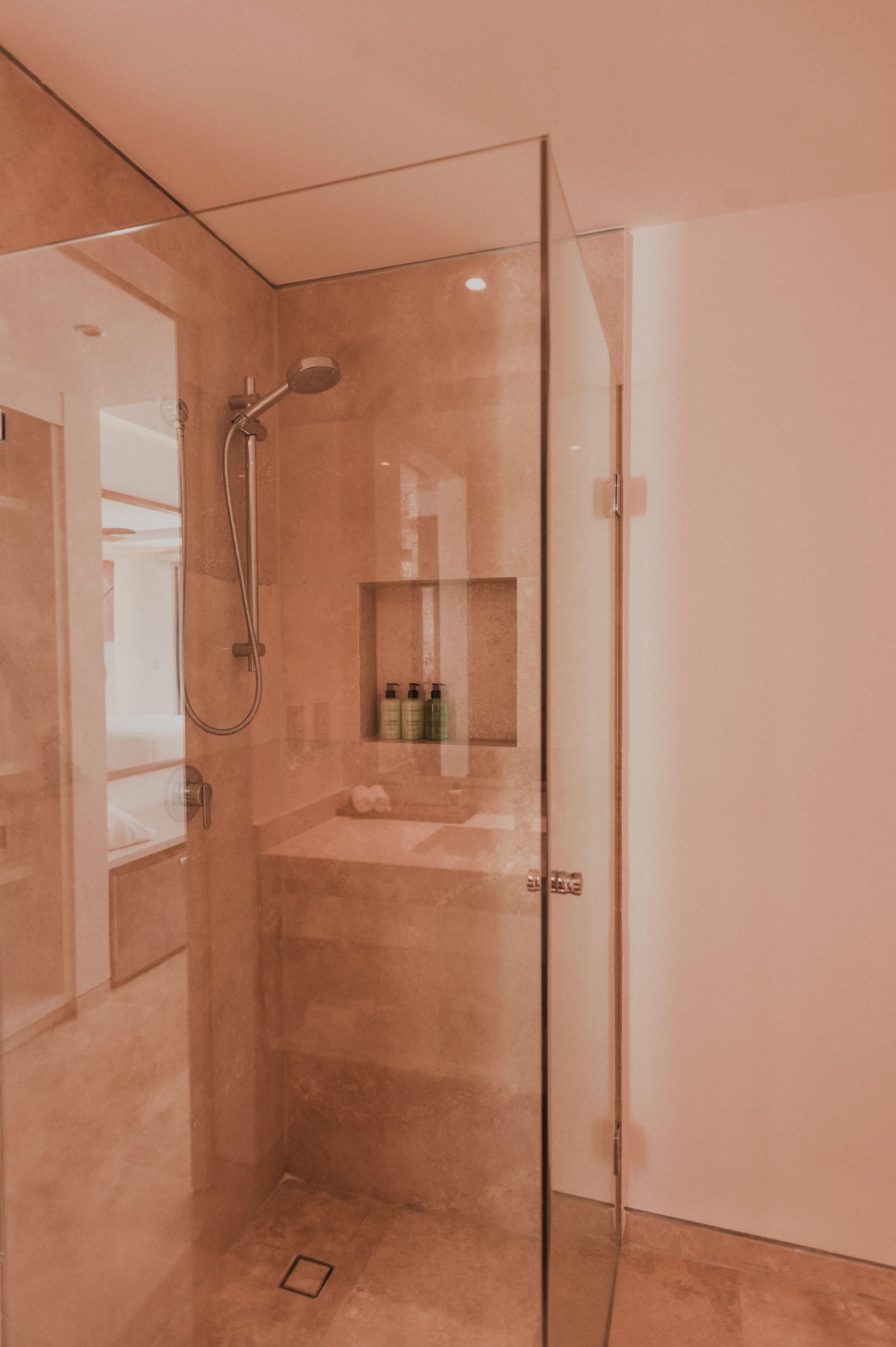 Antera Hotel & Residences