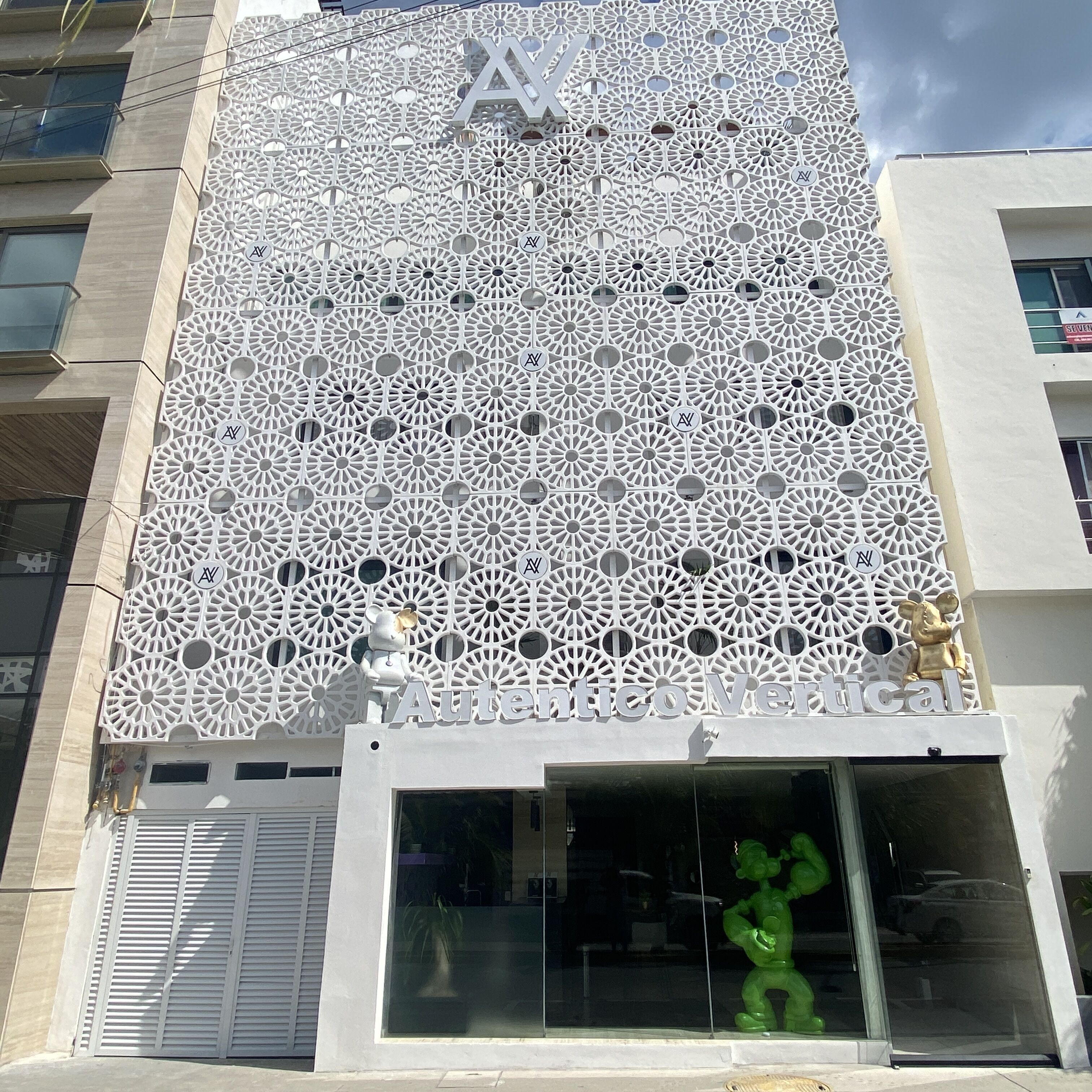 Auténtico Vertical Hotel