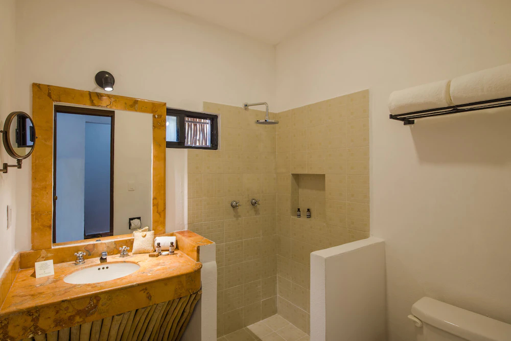 Banana Boutique By GuruHotel