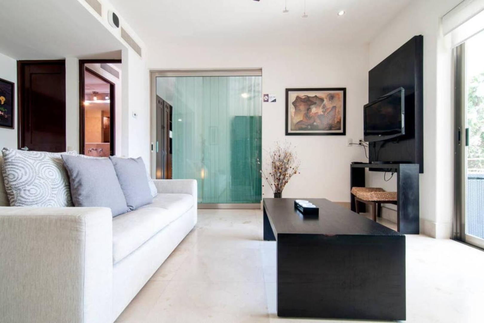 Condo Boutique