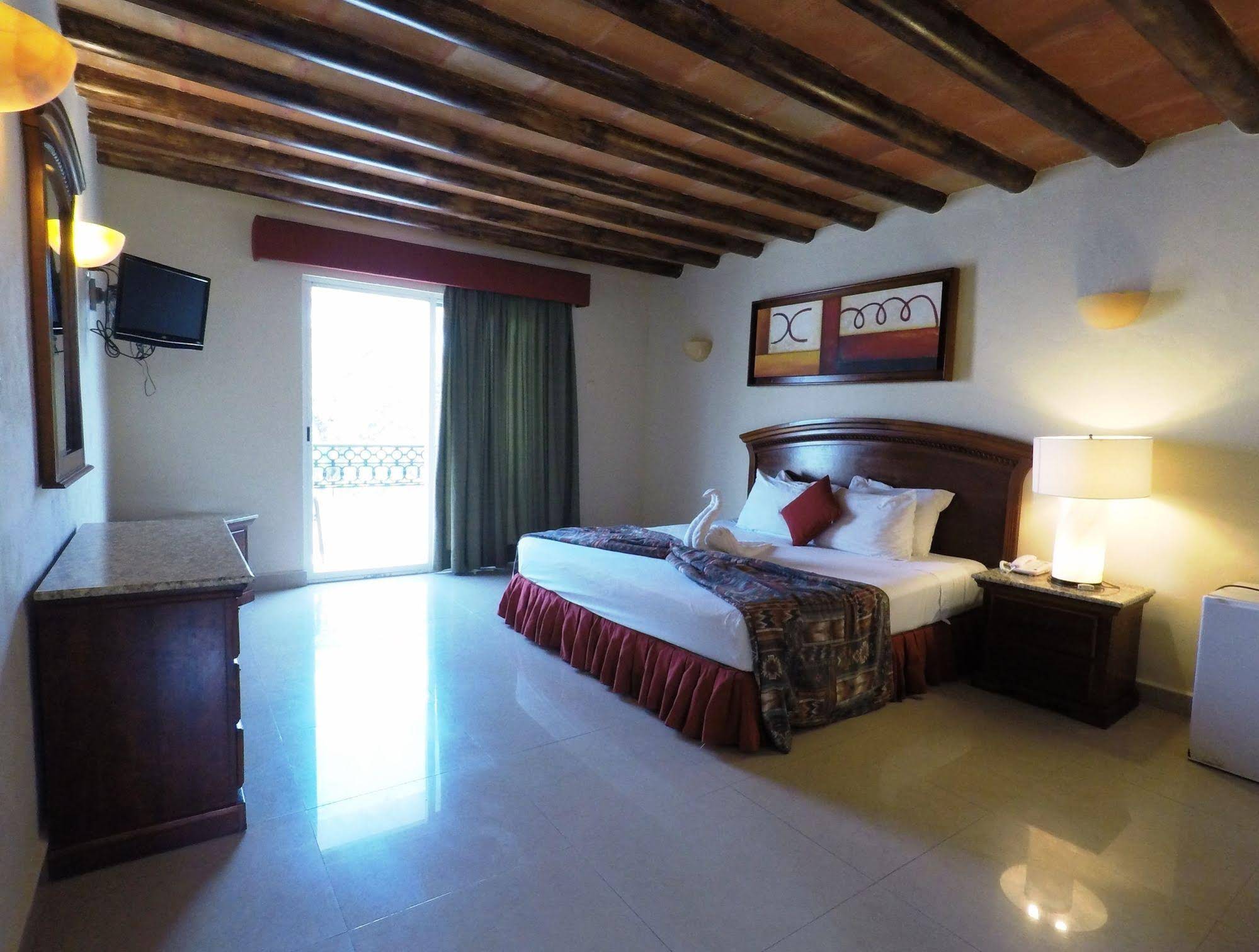 El Campanario Hotel & Estudios