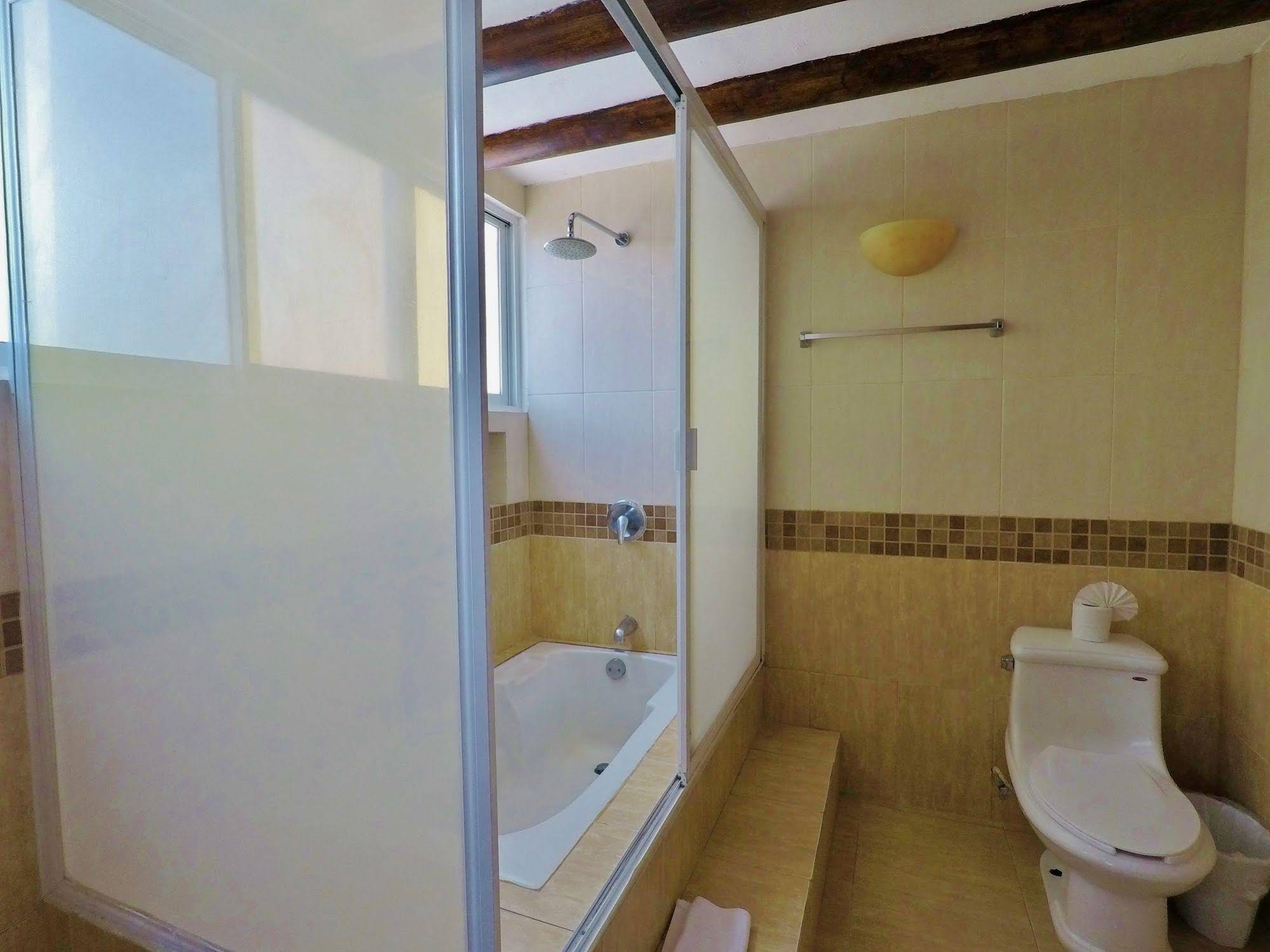 El Campanario Hotel & Estudios