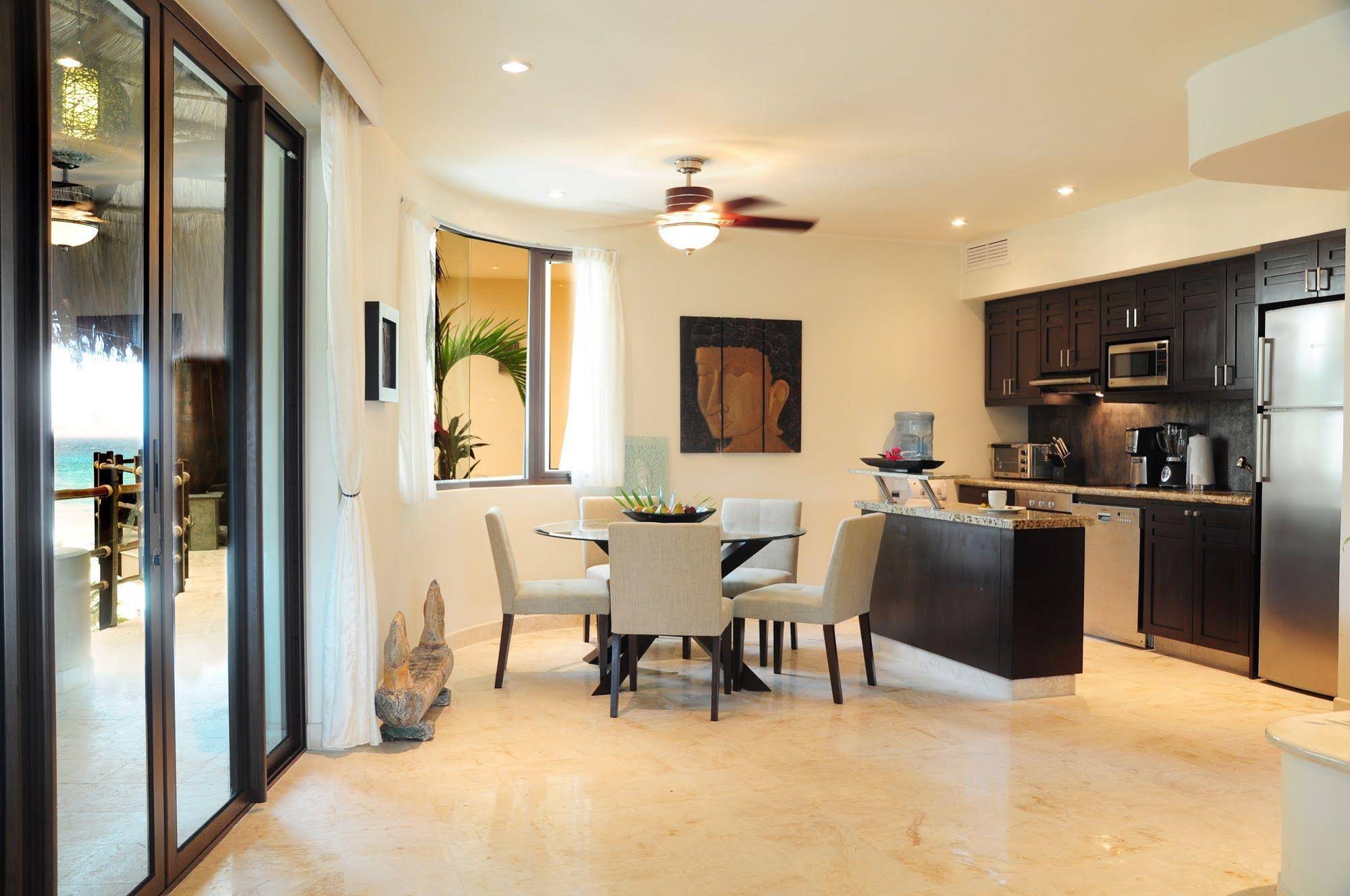 El Taj Oceanfront & Beachside Condos