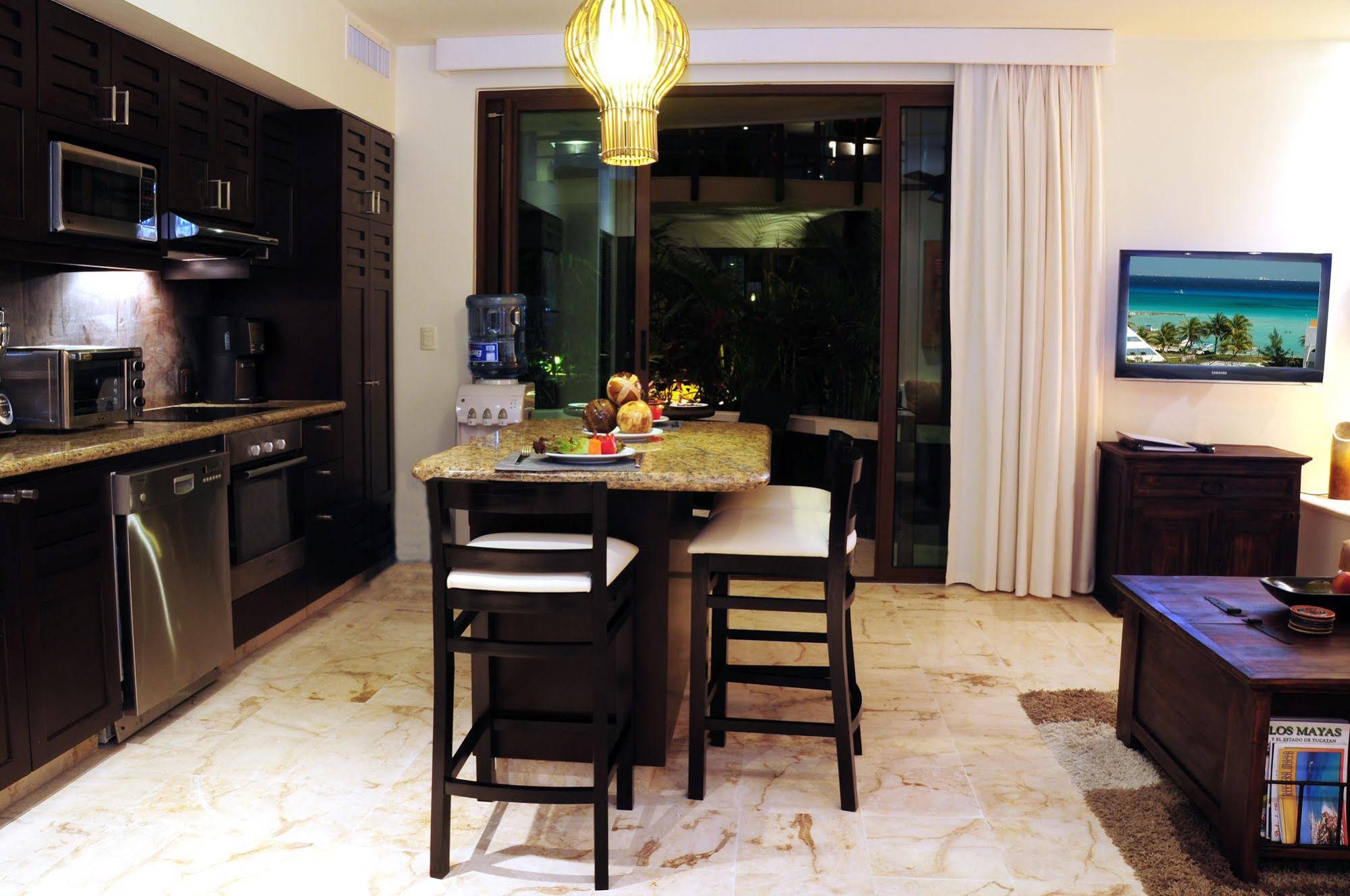 El Taj Oceanfront & Beachside Condos