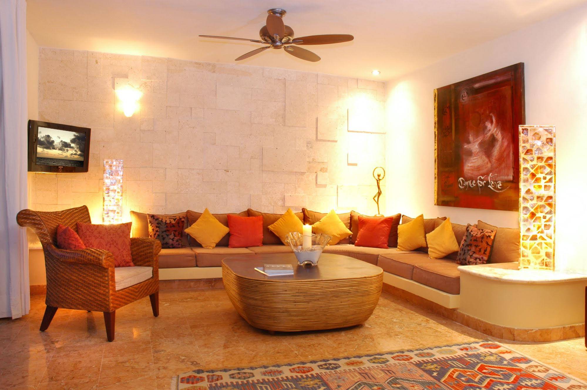 El Taj Oceanfront & Beachside Condos