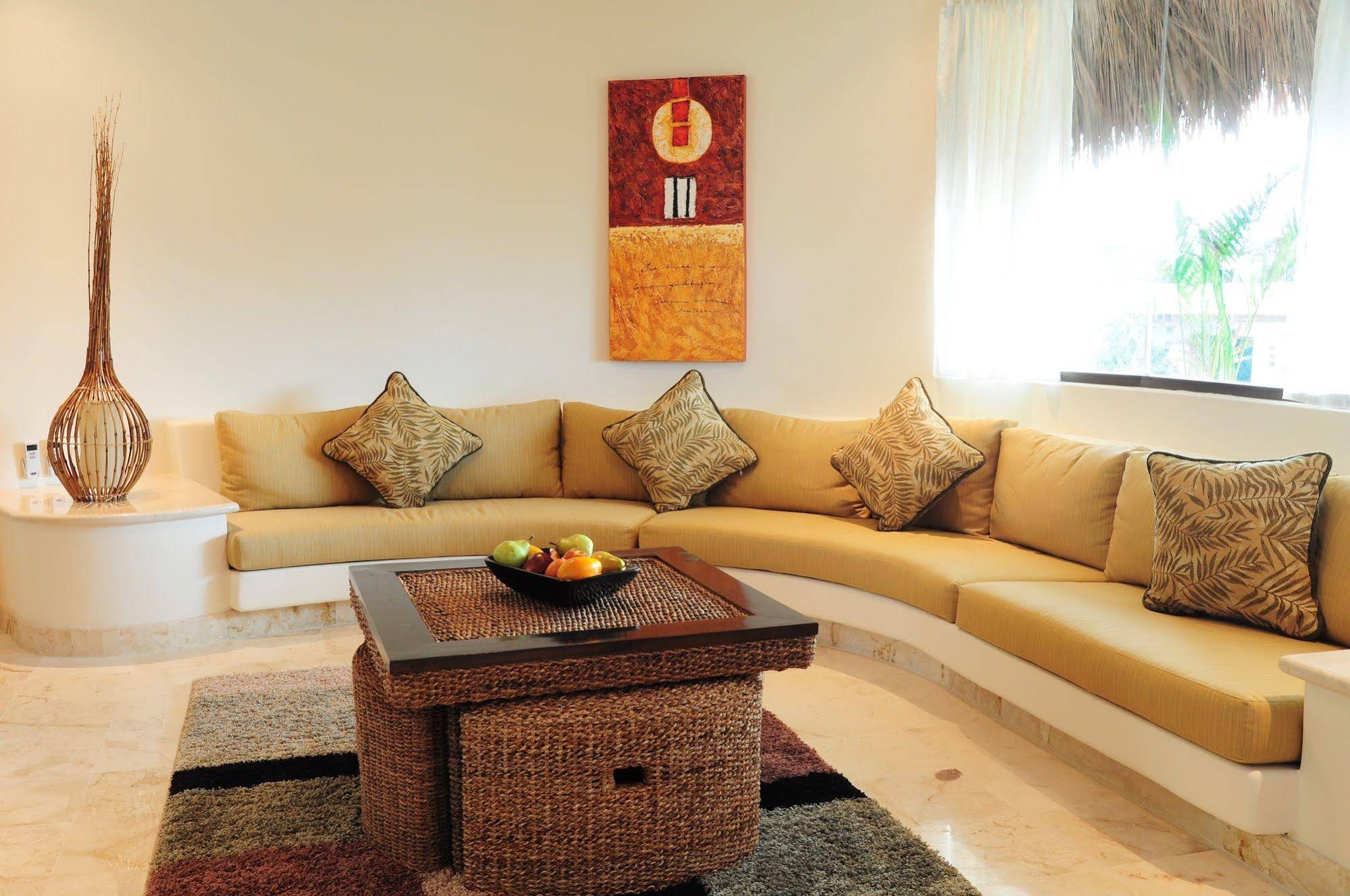 El Taj Oceanfront & Beachside Condos