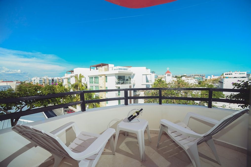 Encanto Riviera Condo Hotel