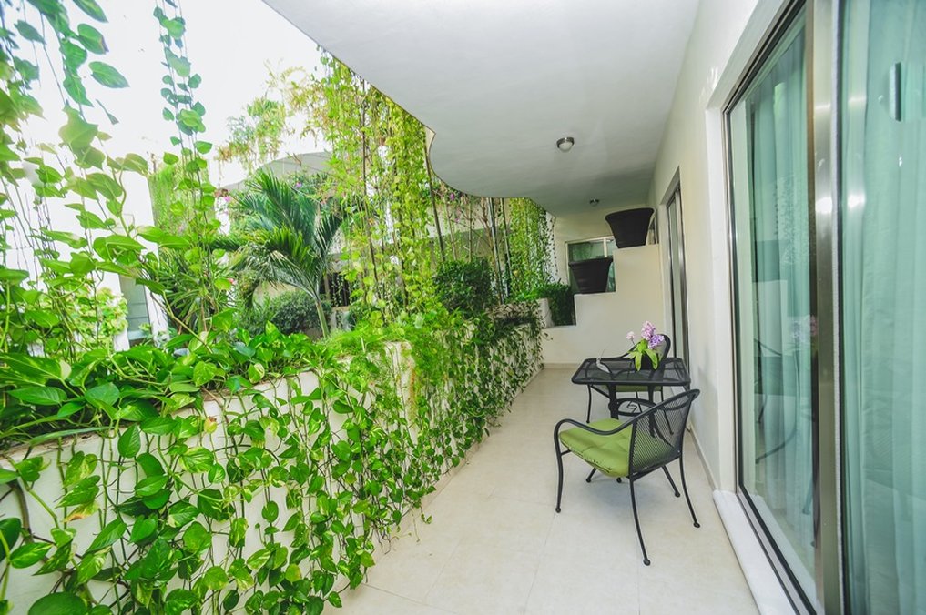 Encanto Riviera Condo Hotel